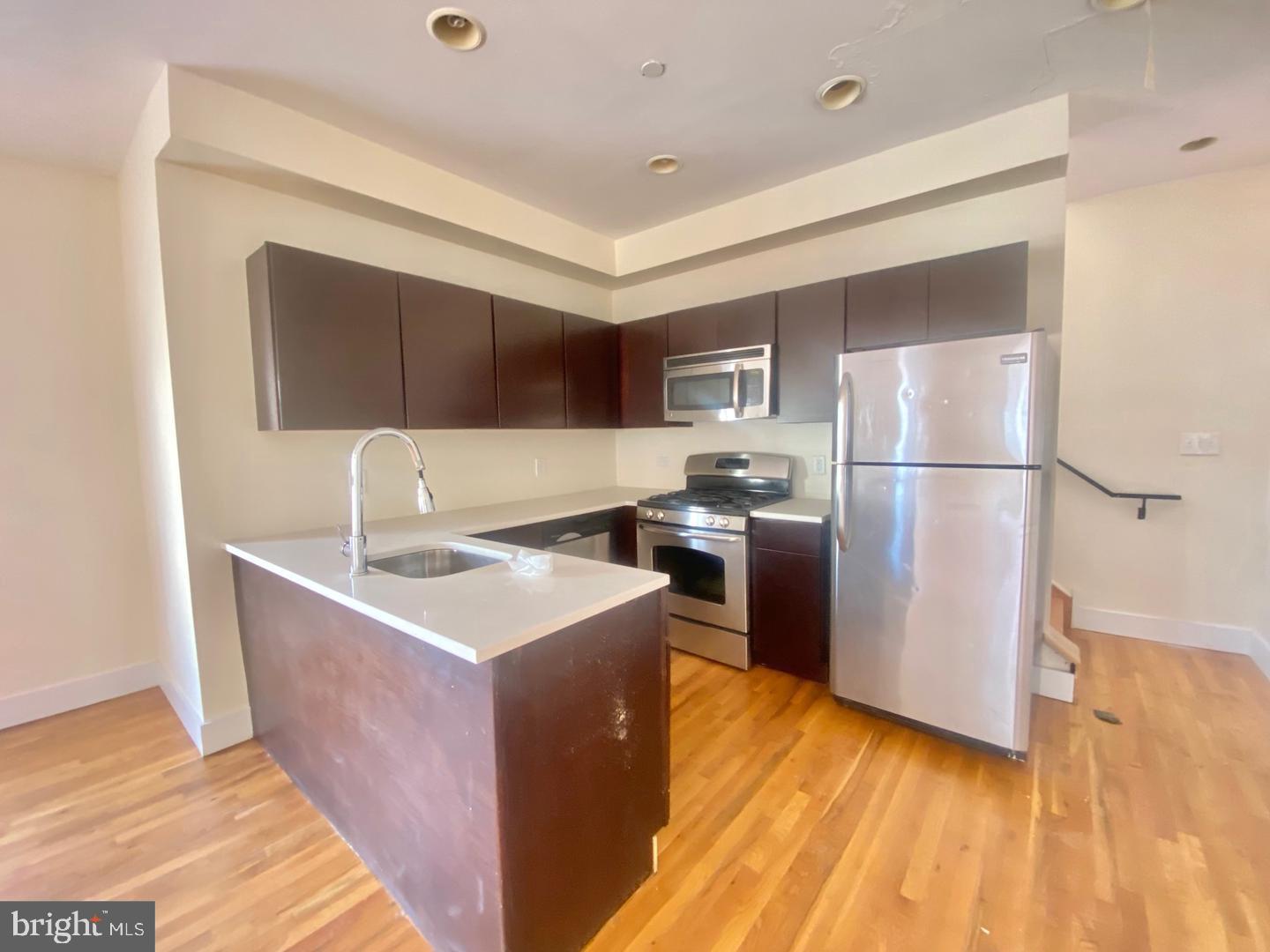 TEMPLE UNIVERSITY - Residential Lease