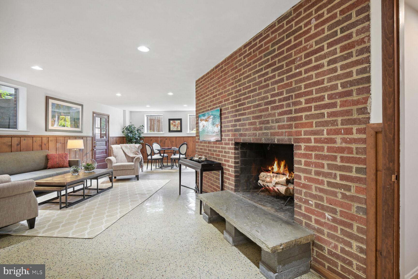 HIGH POINT - Residential