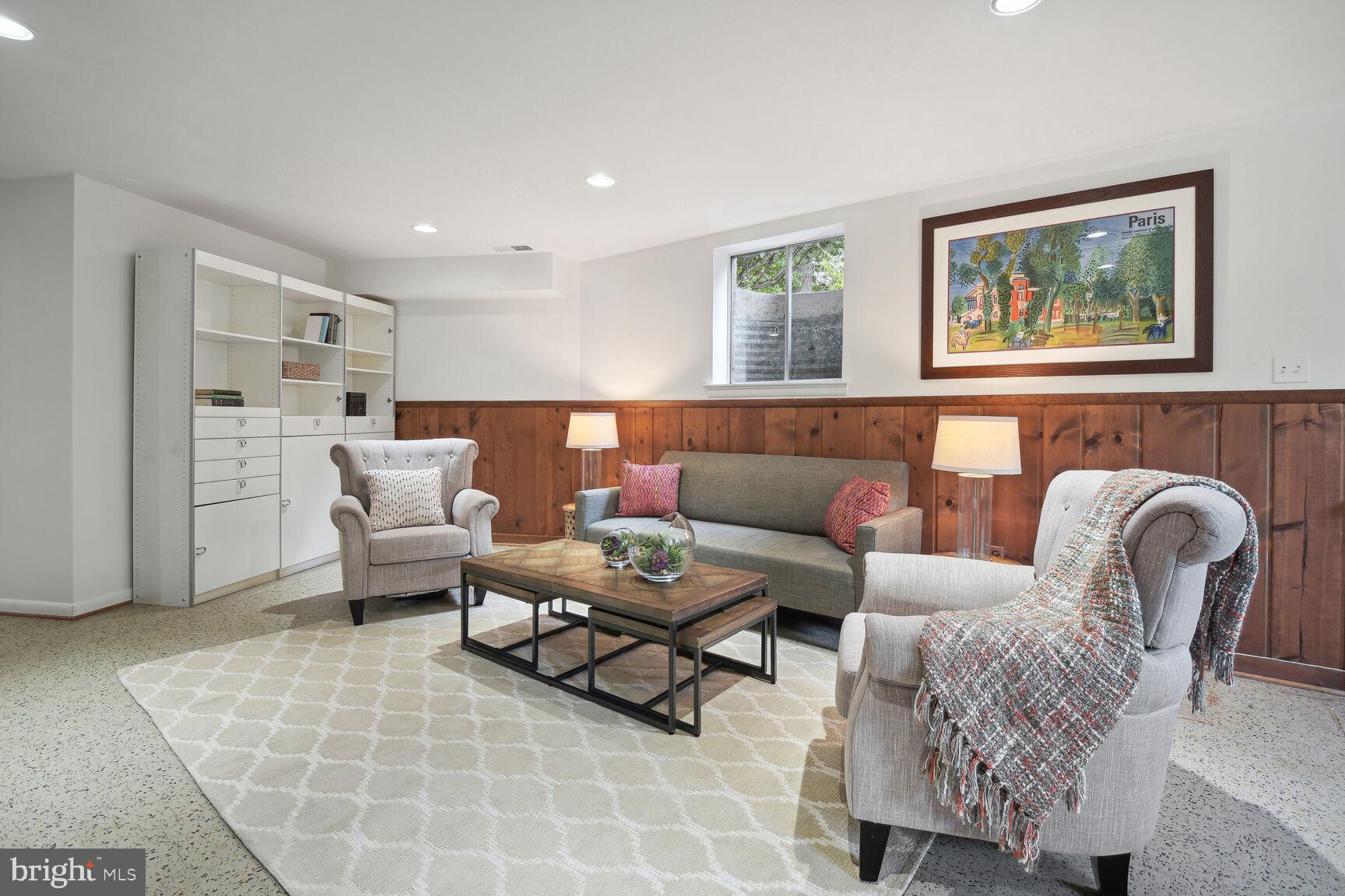 HIGH POINT - Residential