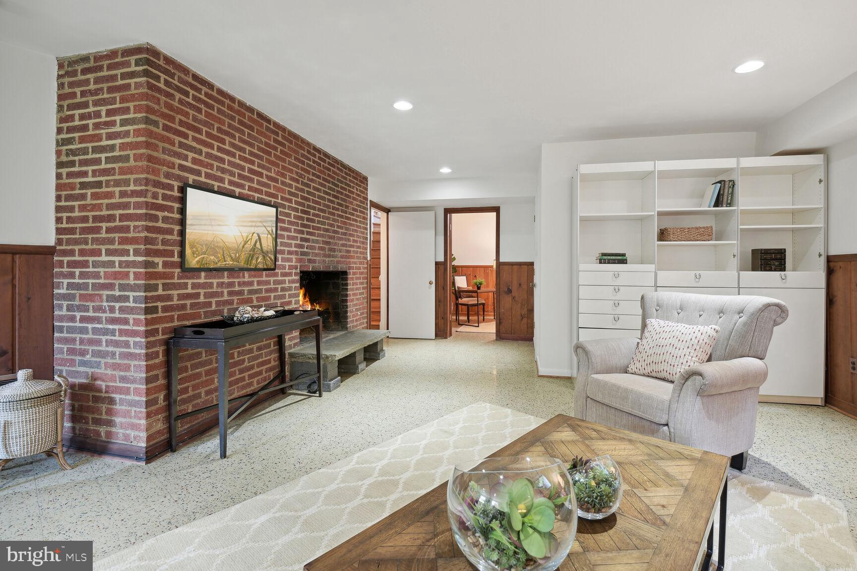 HIGH POINT - Residential