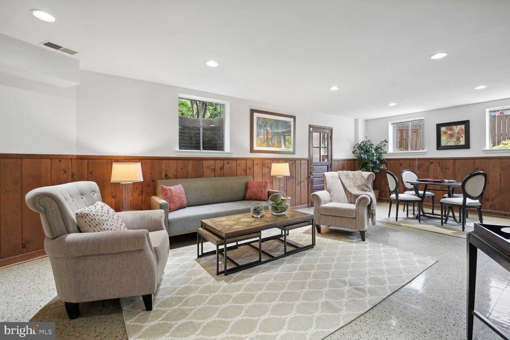 HIGH POINT - Residential