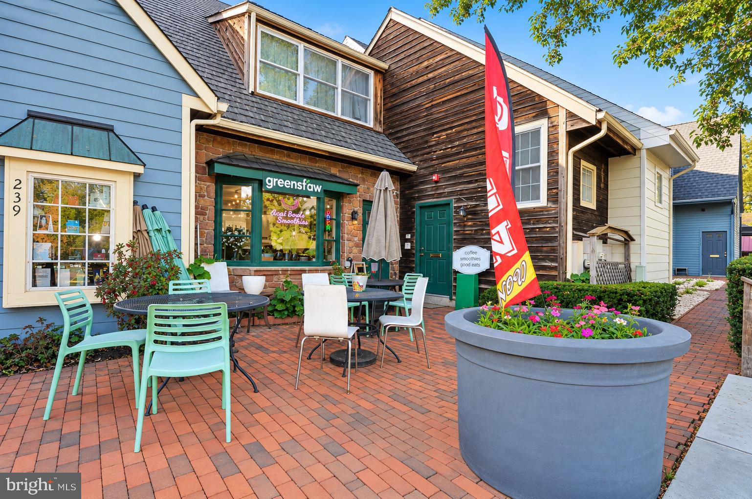 243-245 N SYCAMORE STREET N 243 245