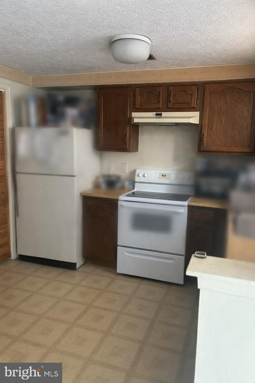 HILLCREST ORCHARDS - Residential