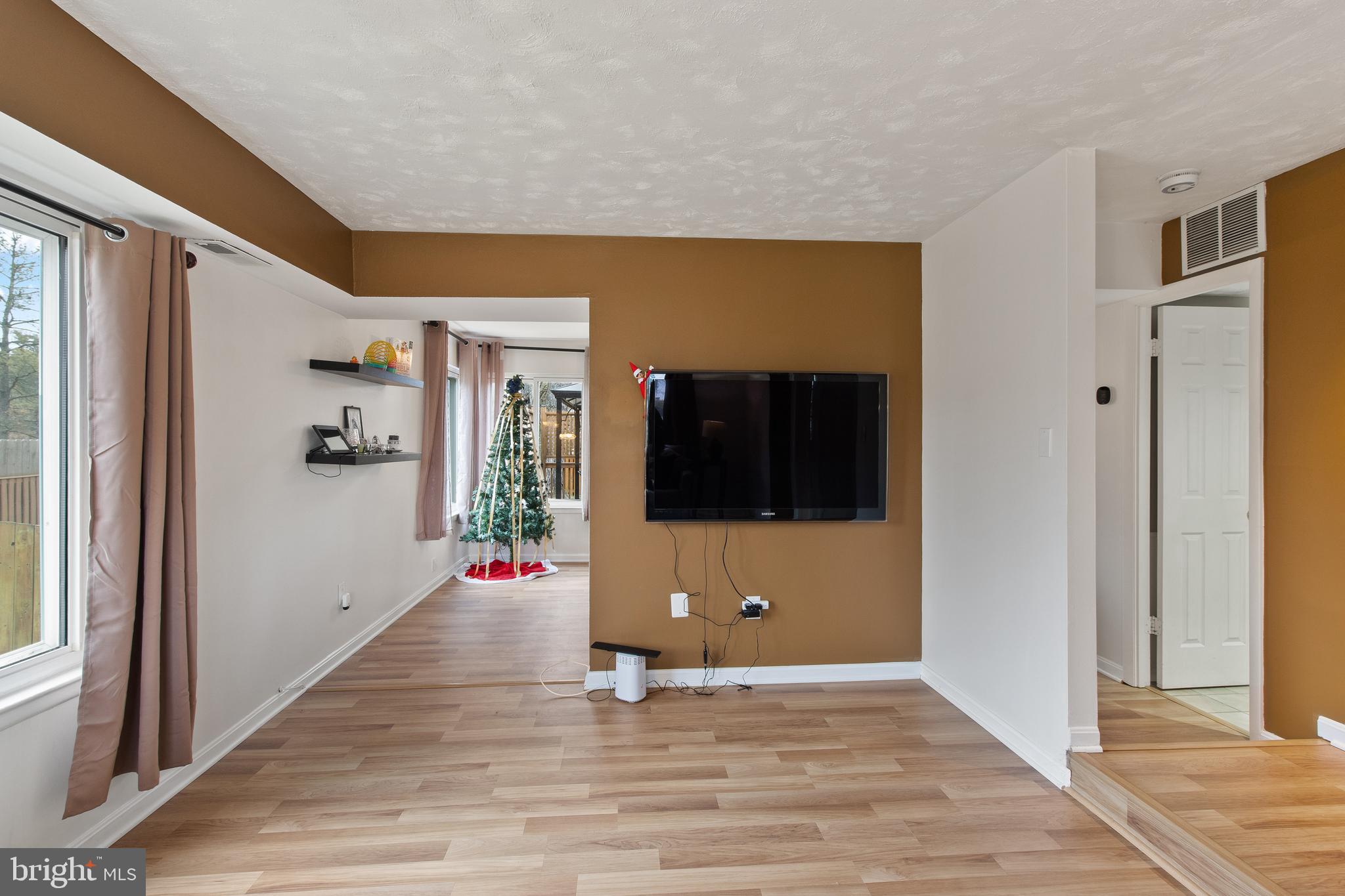 POINTER RIDGE - Residential