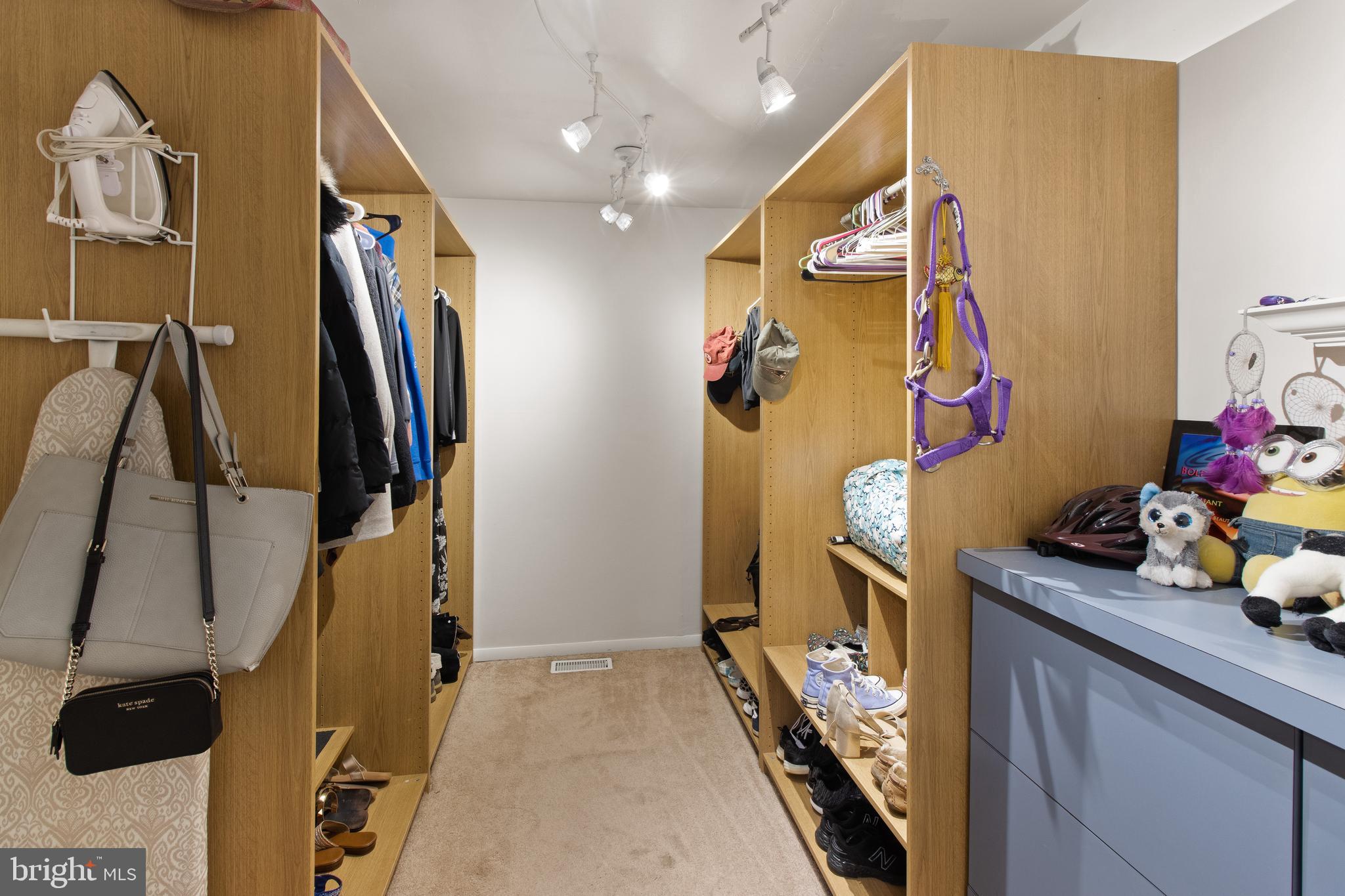 POINTER RIDGE - Residential