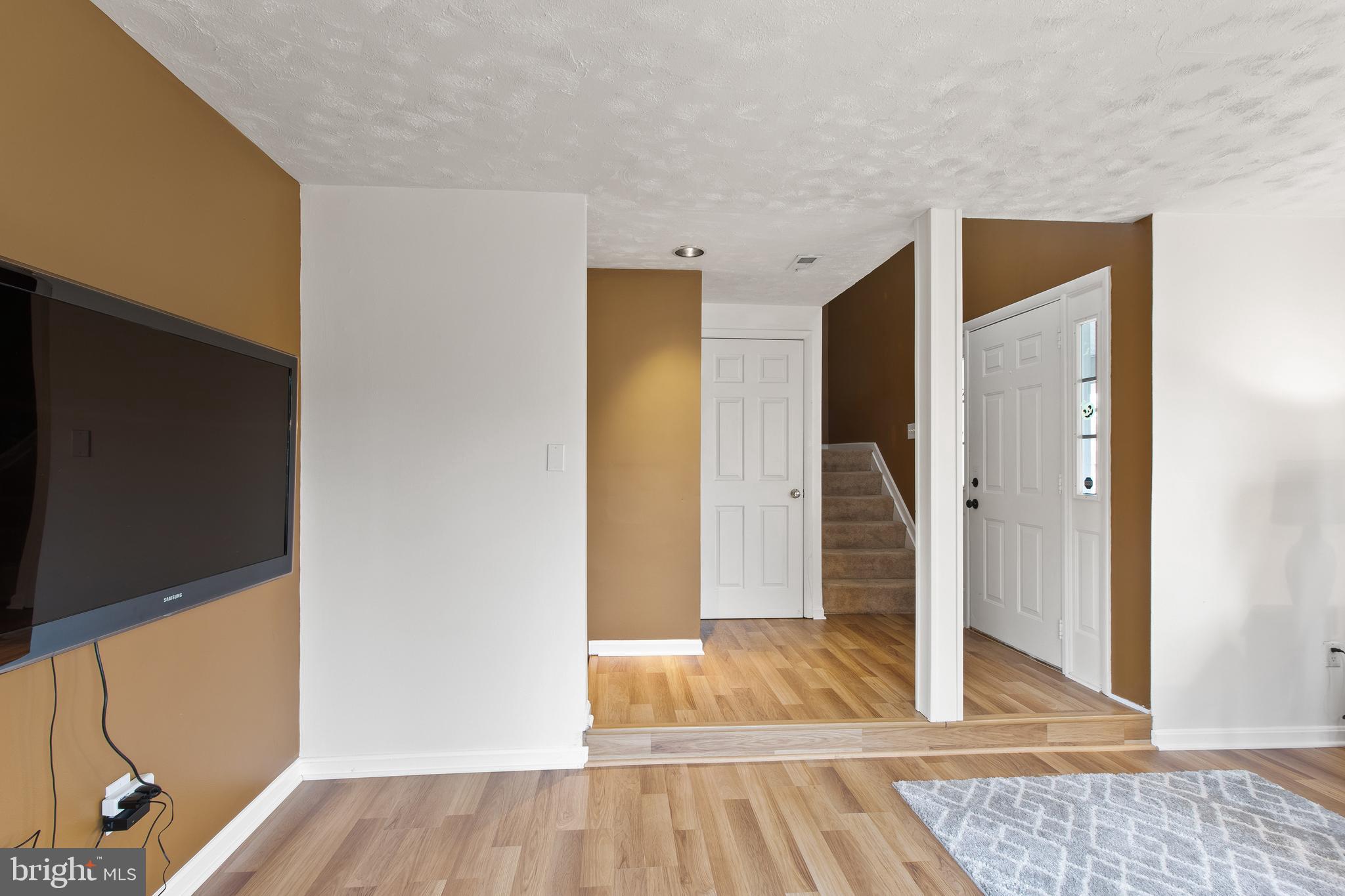 POINTER RIDGE - Residential