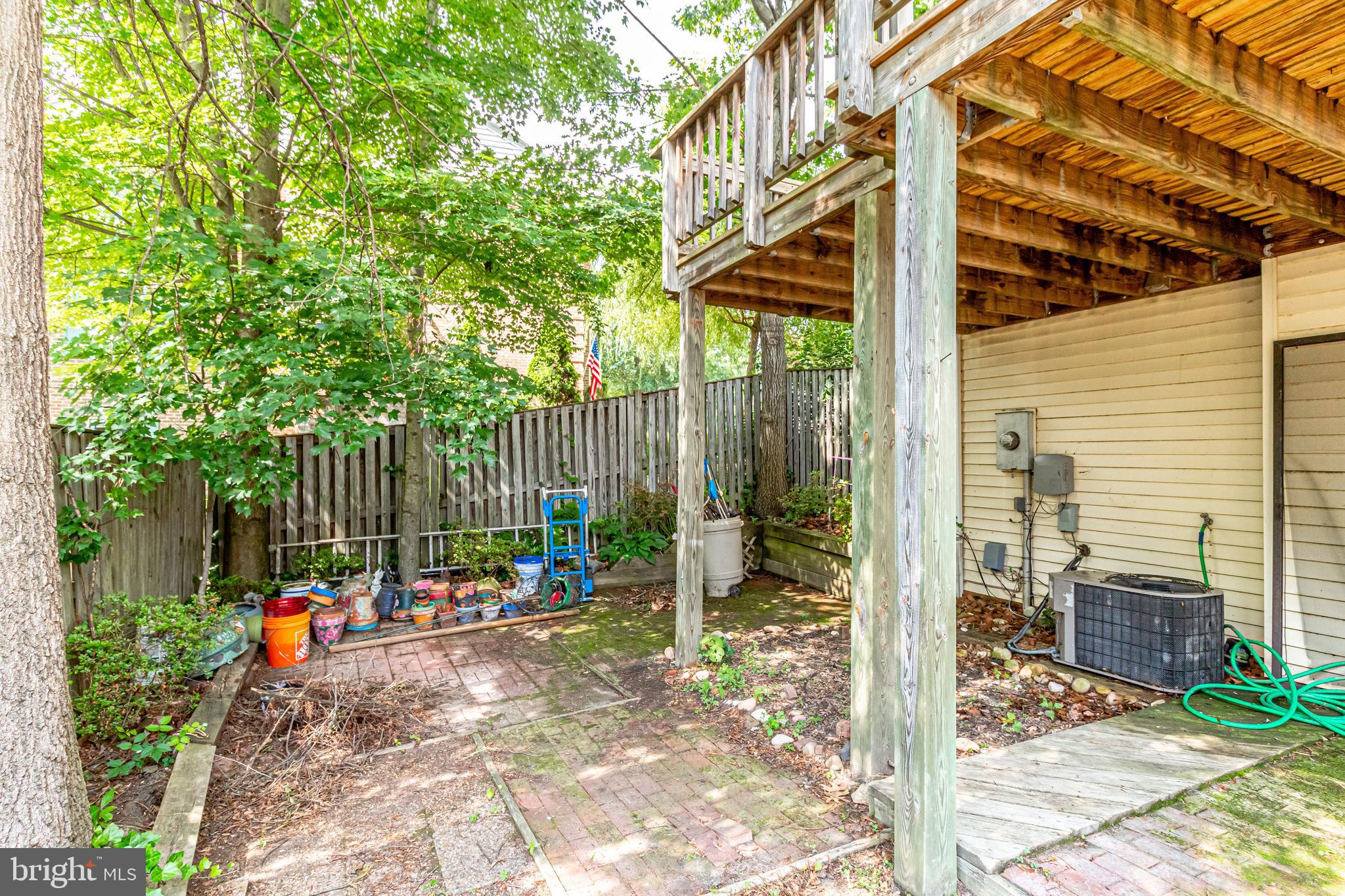 RUNNYMEADE - Residential