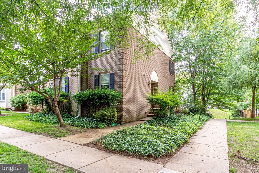 3BR/2.5BA + office 3-level end-unit brick townhouse in desirable Runnymeade ready for your personal touches! Gleaming hardwood floors on main! 2 wood burning fireplaces! Large master suite! Finished walkout basement! Large rear deck overlooking private back yard! Call for your private showing!