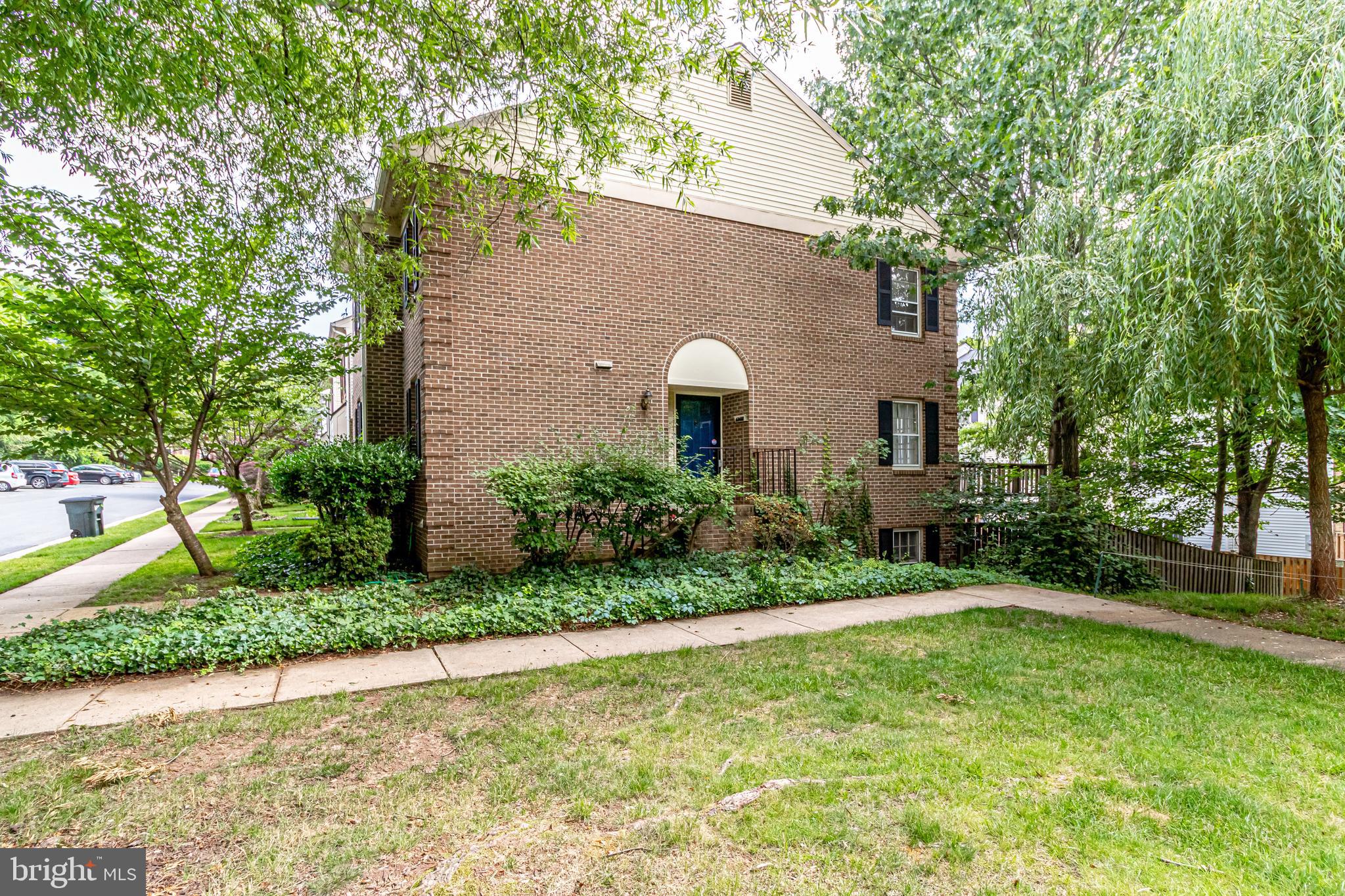 RUNNYMEADE - Residential