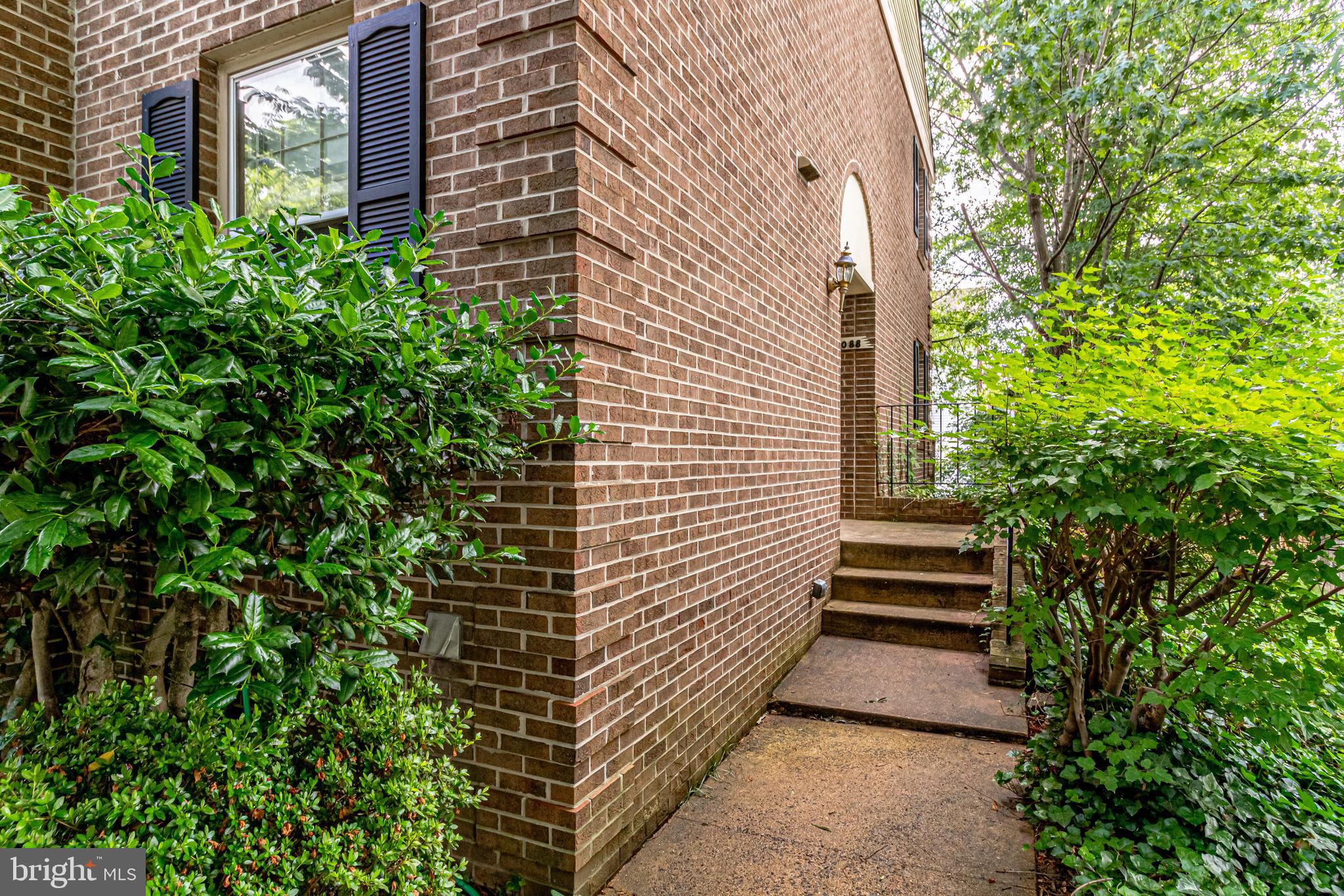 RUNNYMEADE - Residential