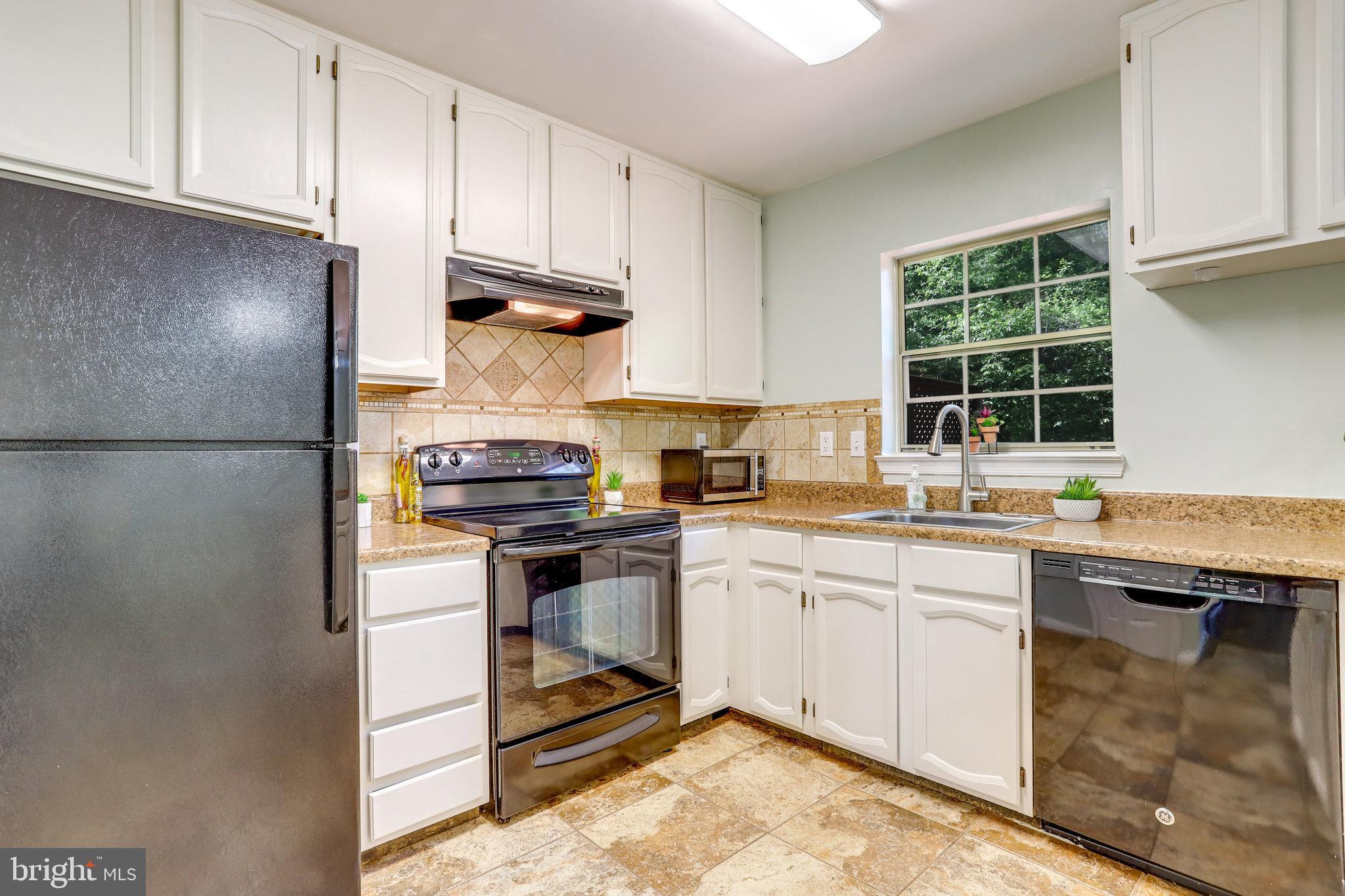 LITTLE RIVER MEWS - Residential Lease