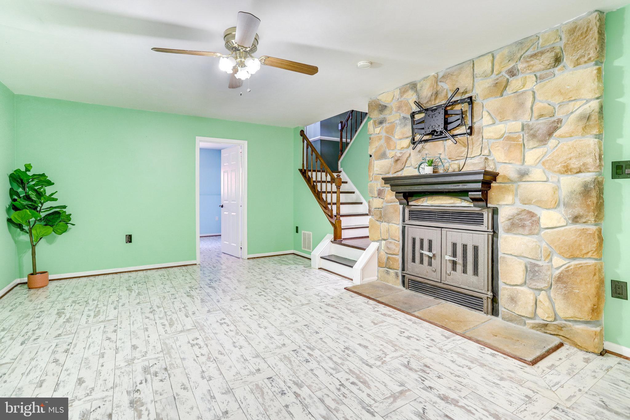 LITTLE RIVER MEWS - Residential Lease