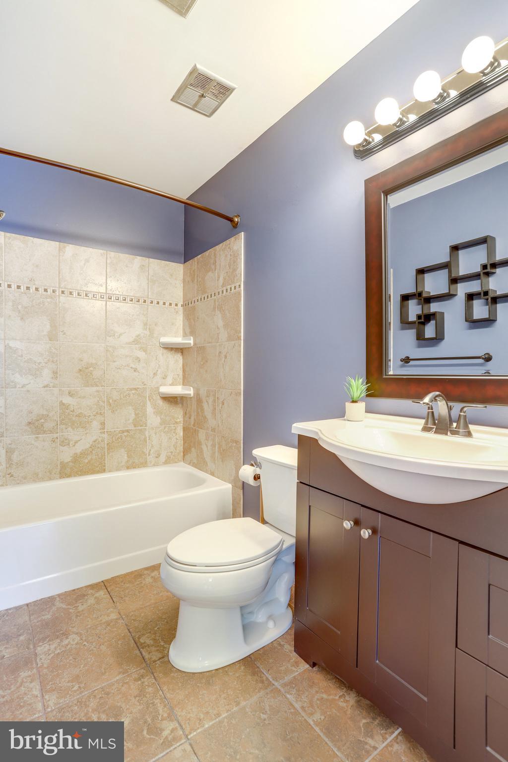 LITTLE RIVER MEWS - Residential Lease