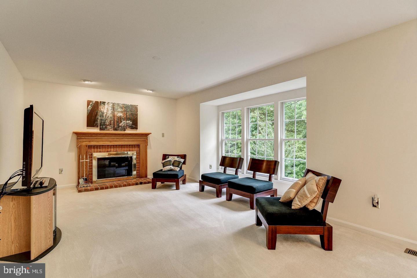 KINGSVIEW RIDGE - Residential