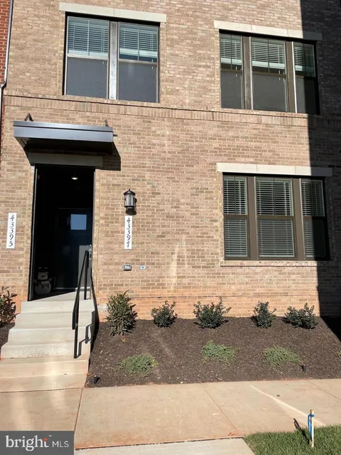 43397 Radford Divide Terrace, Ashburn, VA MLS: VALO2094422
