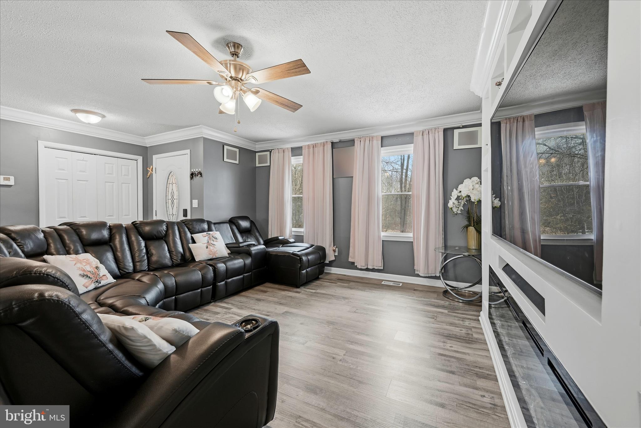 WESTBURY - Residential