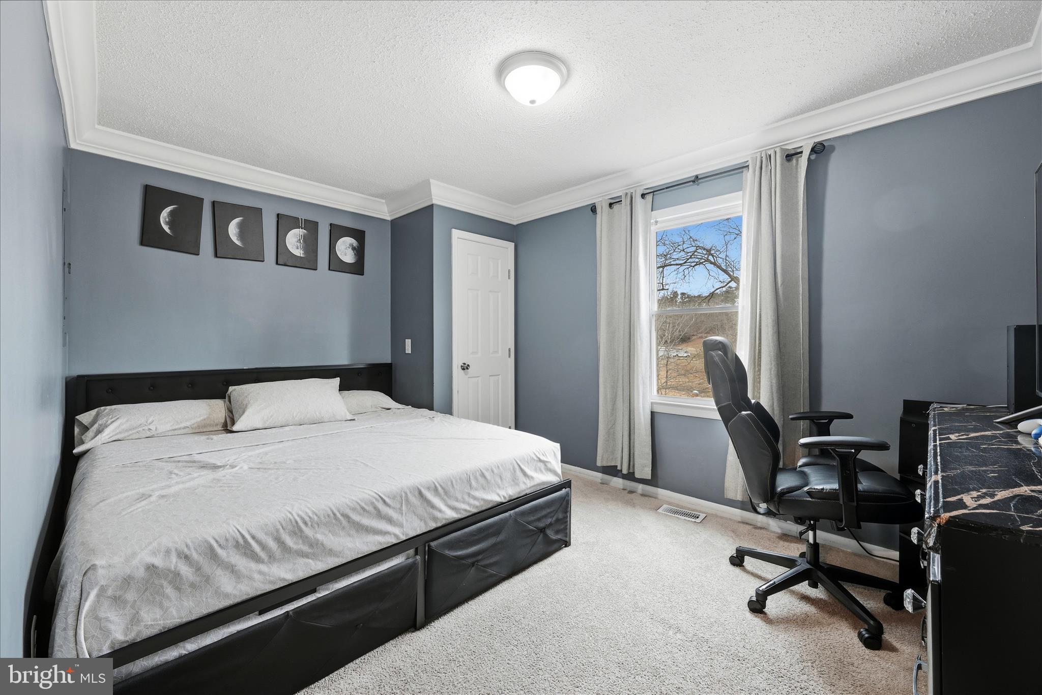 WESTBURY - Residential