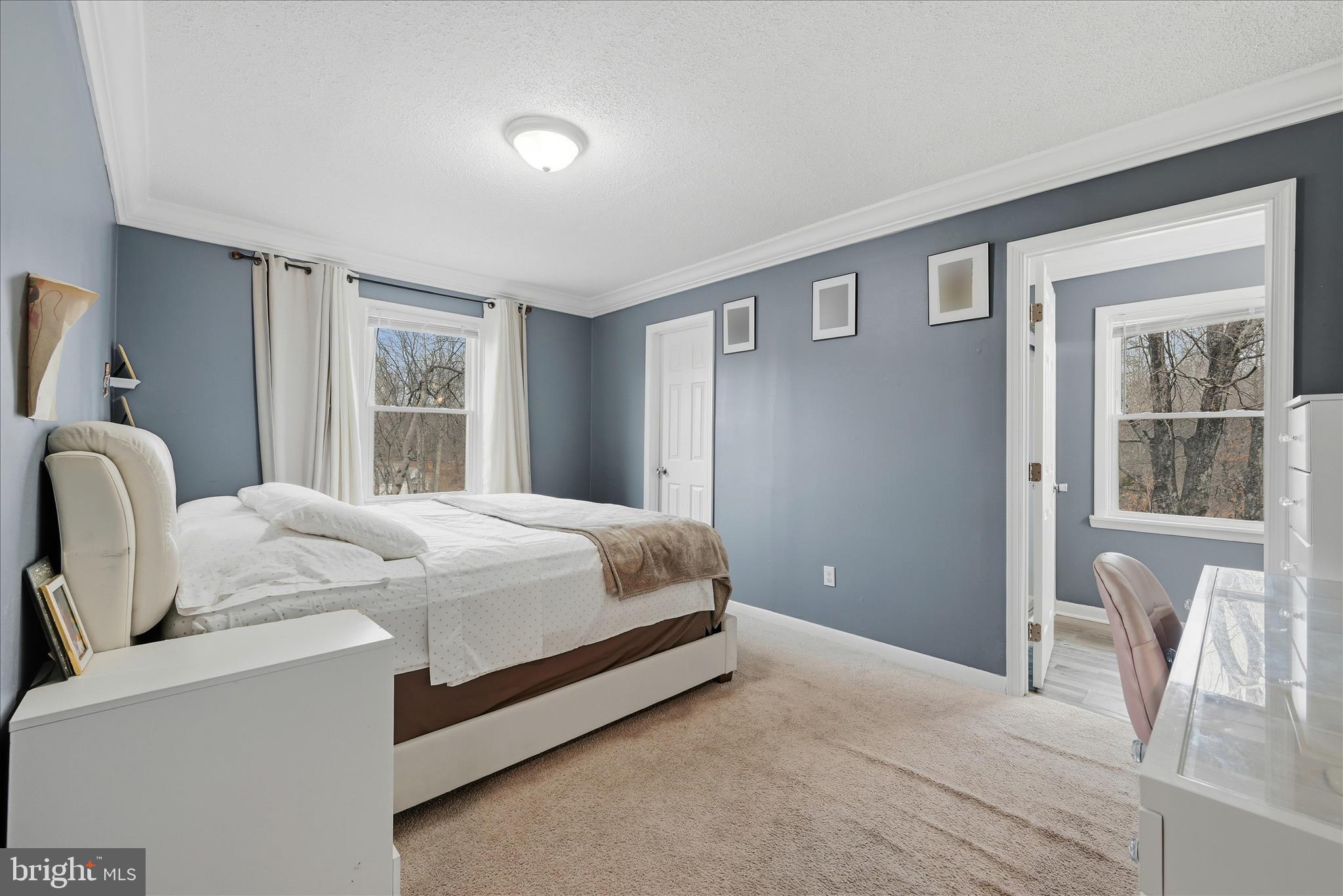 WESTBURY - Residential