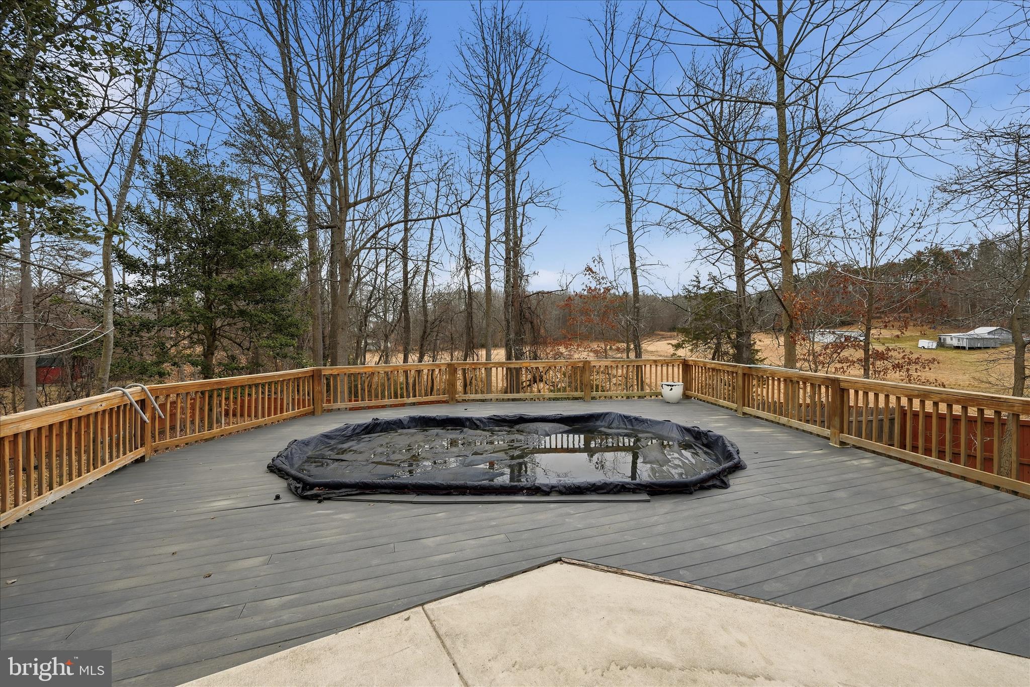 WESTBURY - Residential