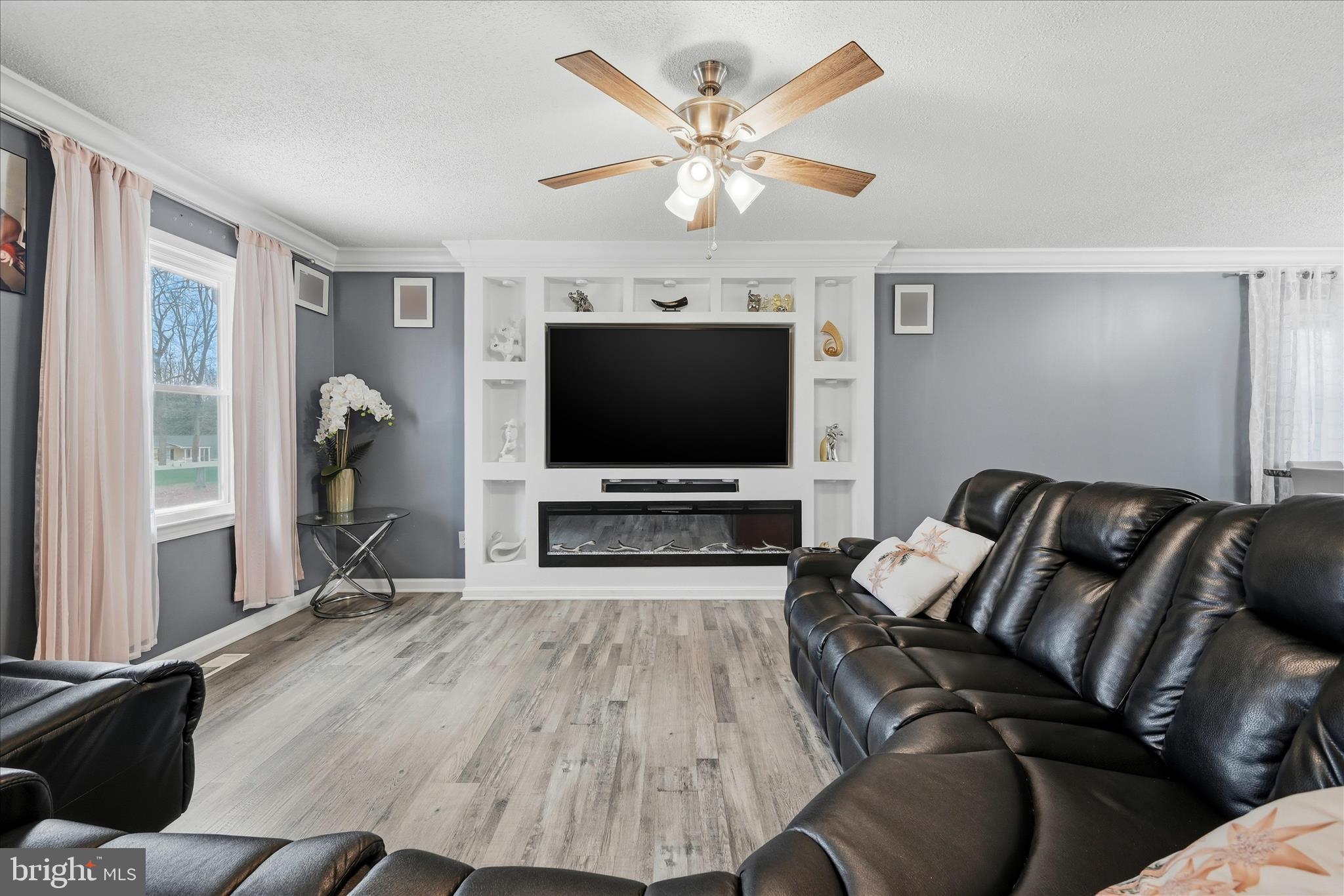 WESTBURY - Residential