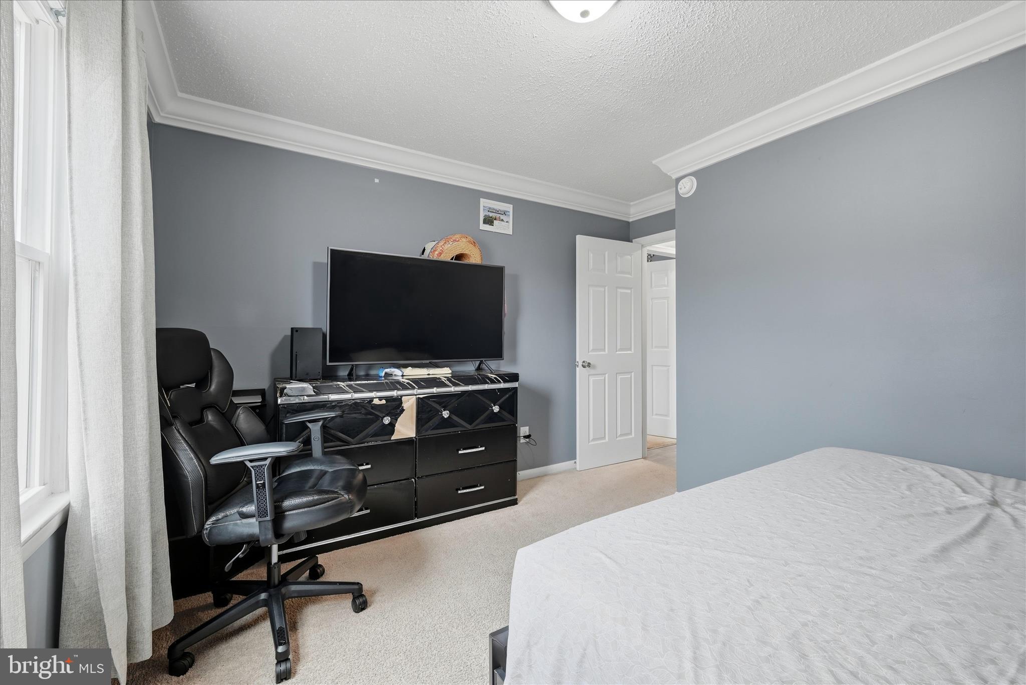 WESTBURY - Residential