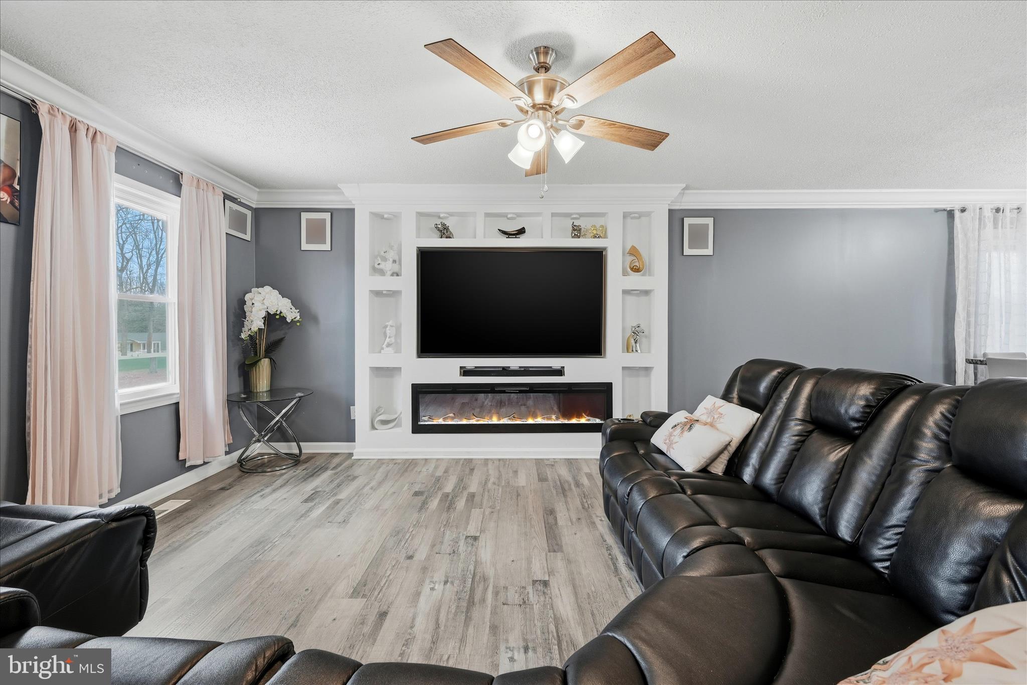 WESTBURY - Residential