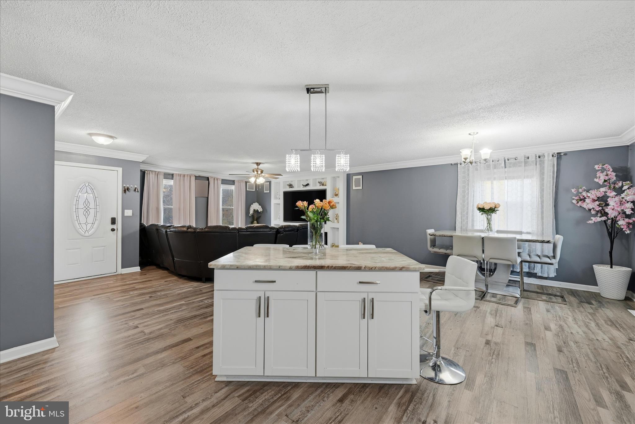 WESTBURY - Residential