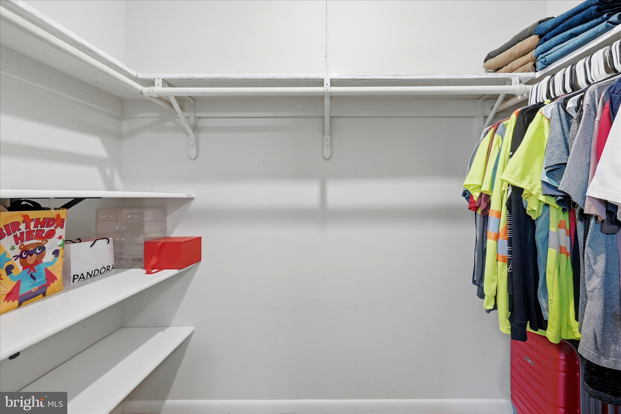 WESTBURY - Residential