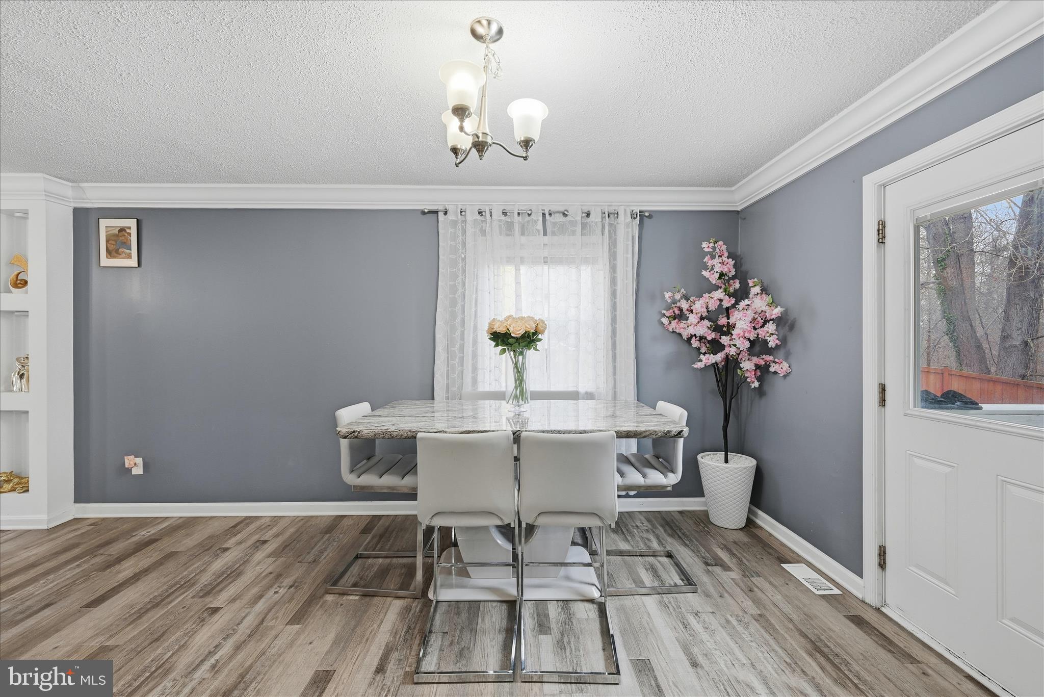 WESTBURY - Residential