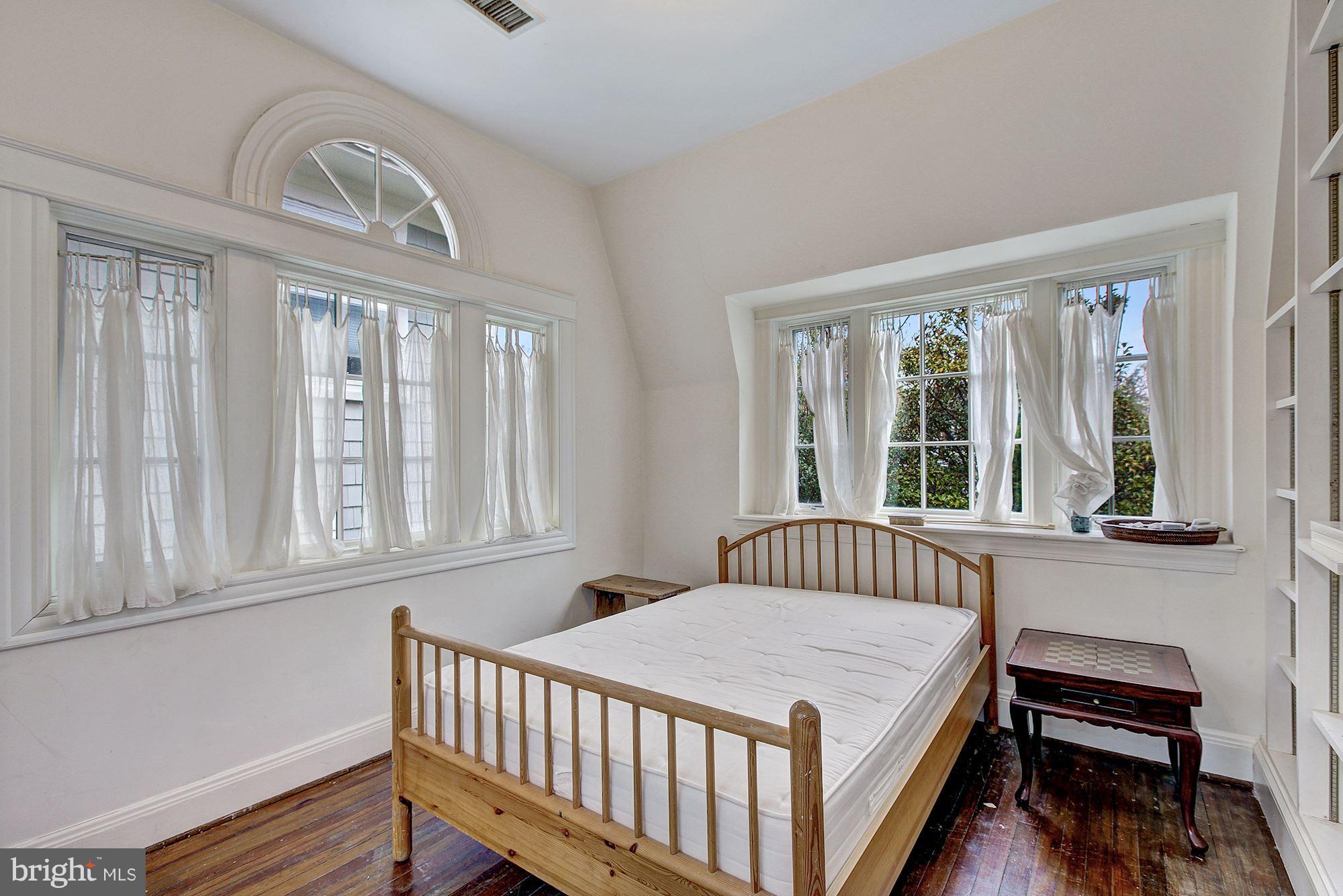 CLEVELAND PARK - Residential