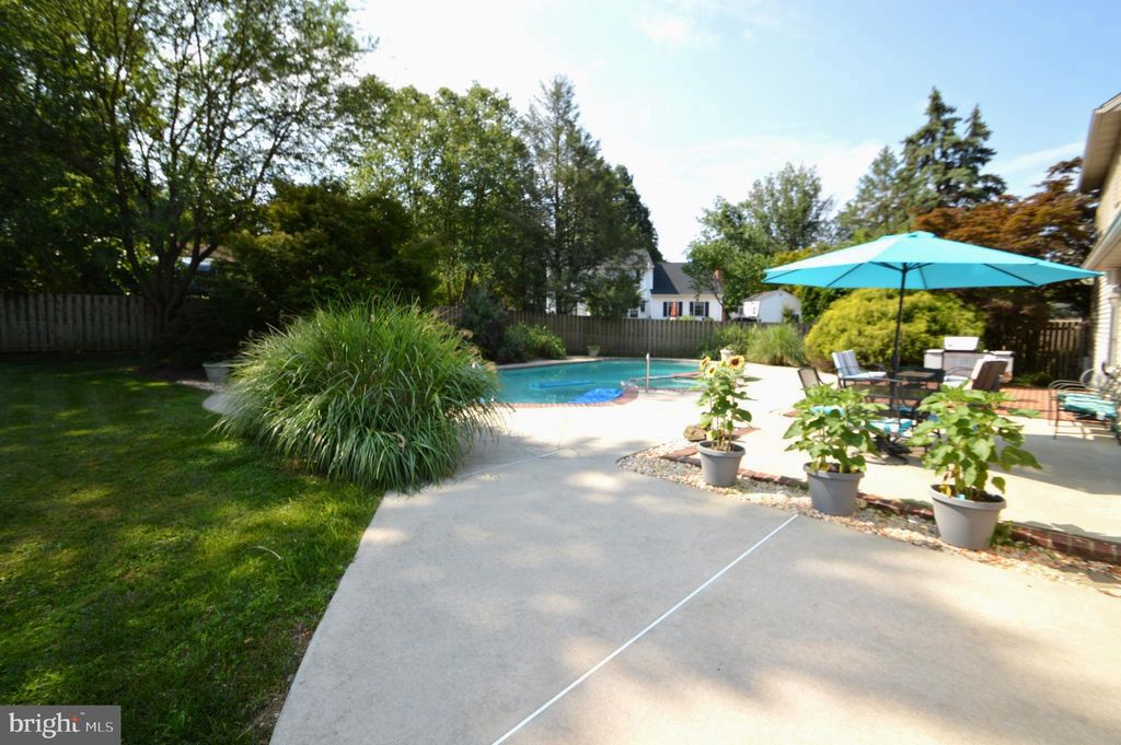 Photo of 627 Woodcrest Avenue, Lititz, PA 17543 (MLS # PALA2052876)