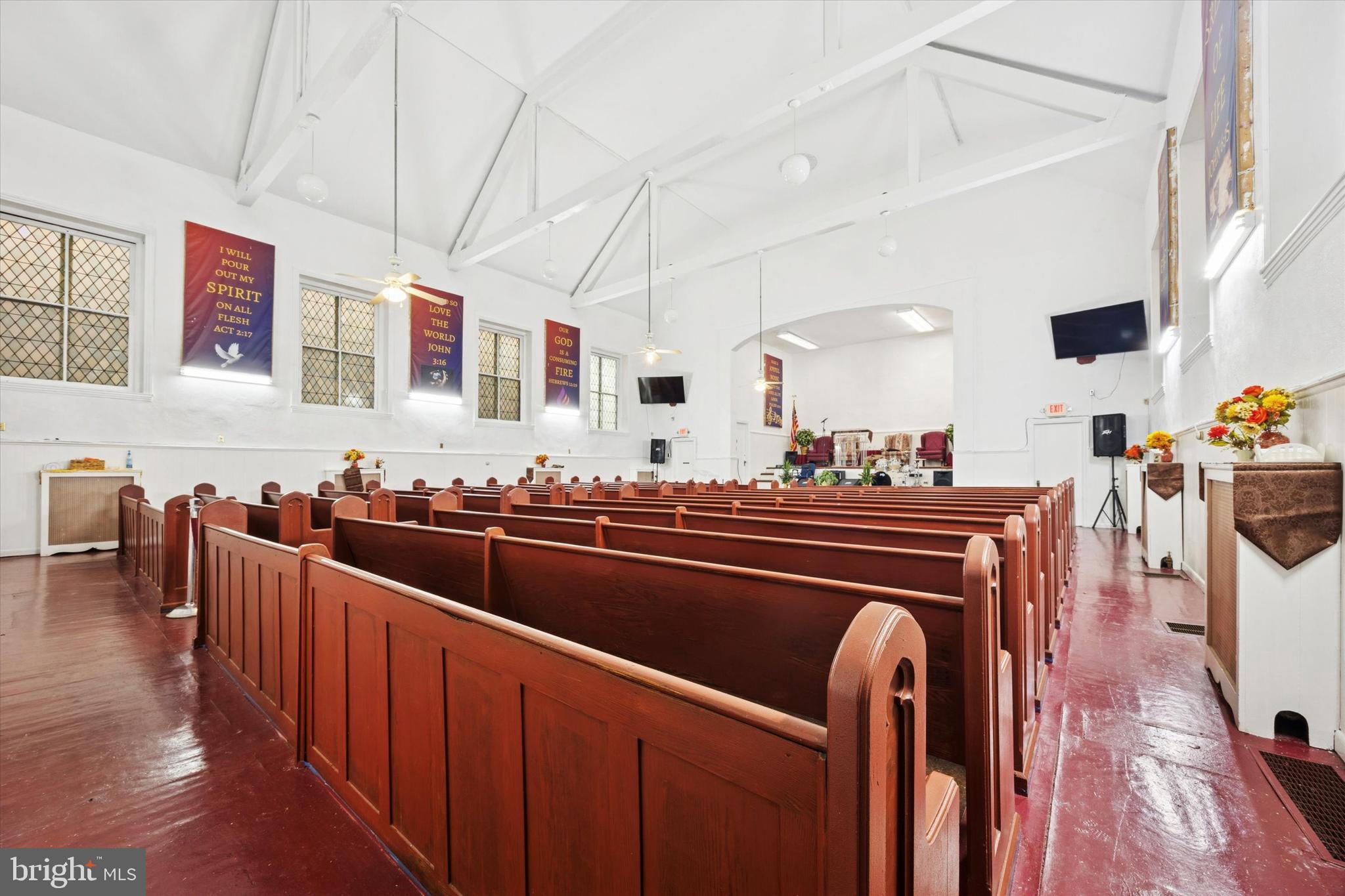 FAIRMOUNT - Commercial Sale