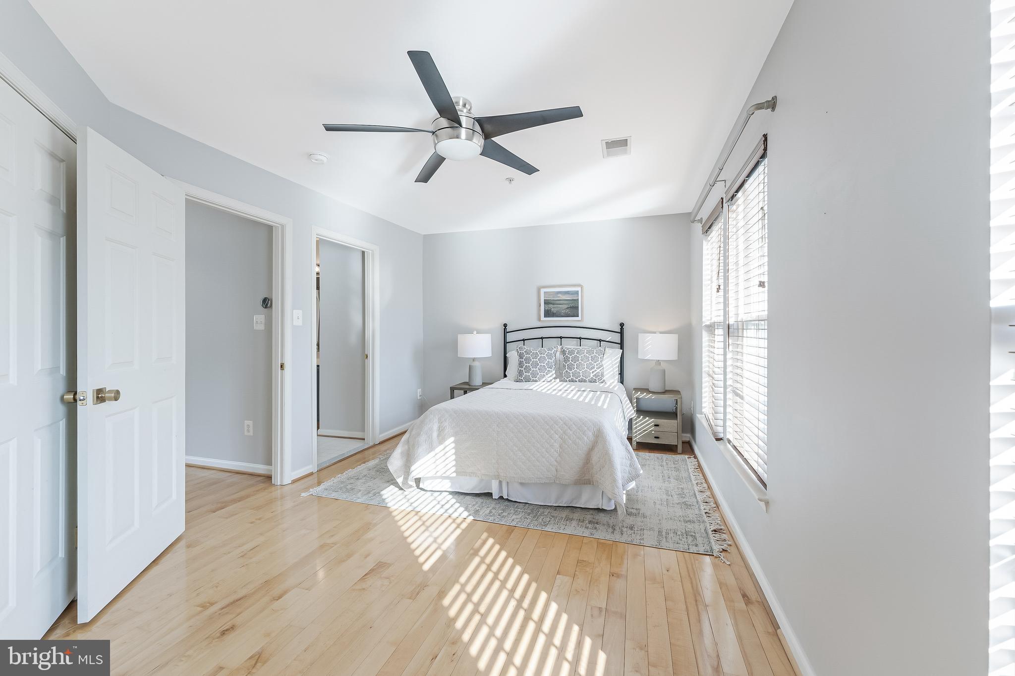 METRO PLACE AT DUNN LORING - Residential