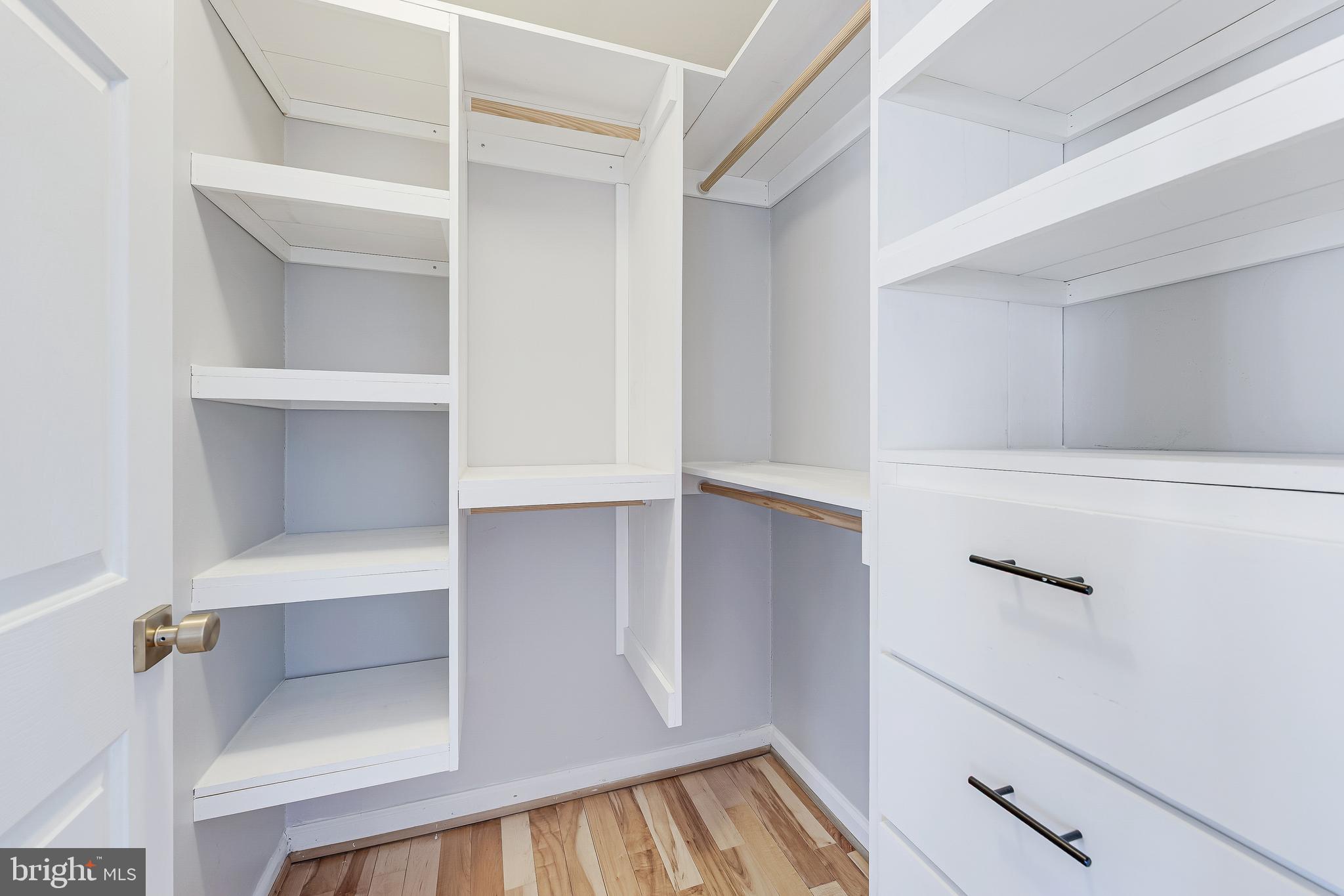 METRO PLACE AT DUNN LORING - Residential