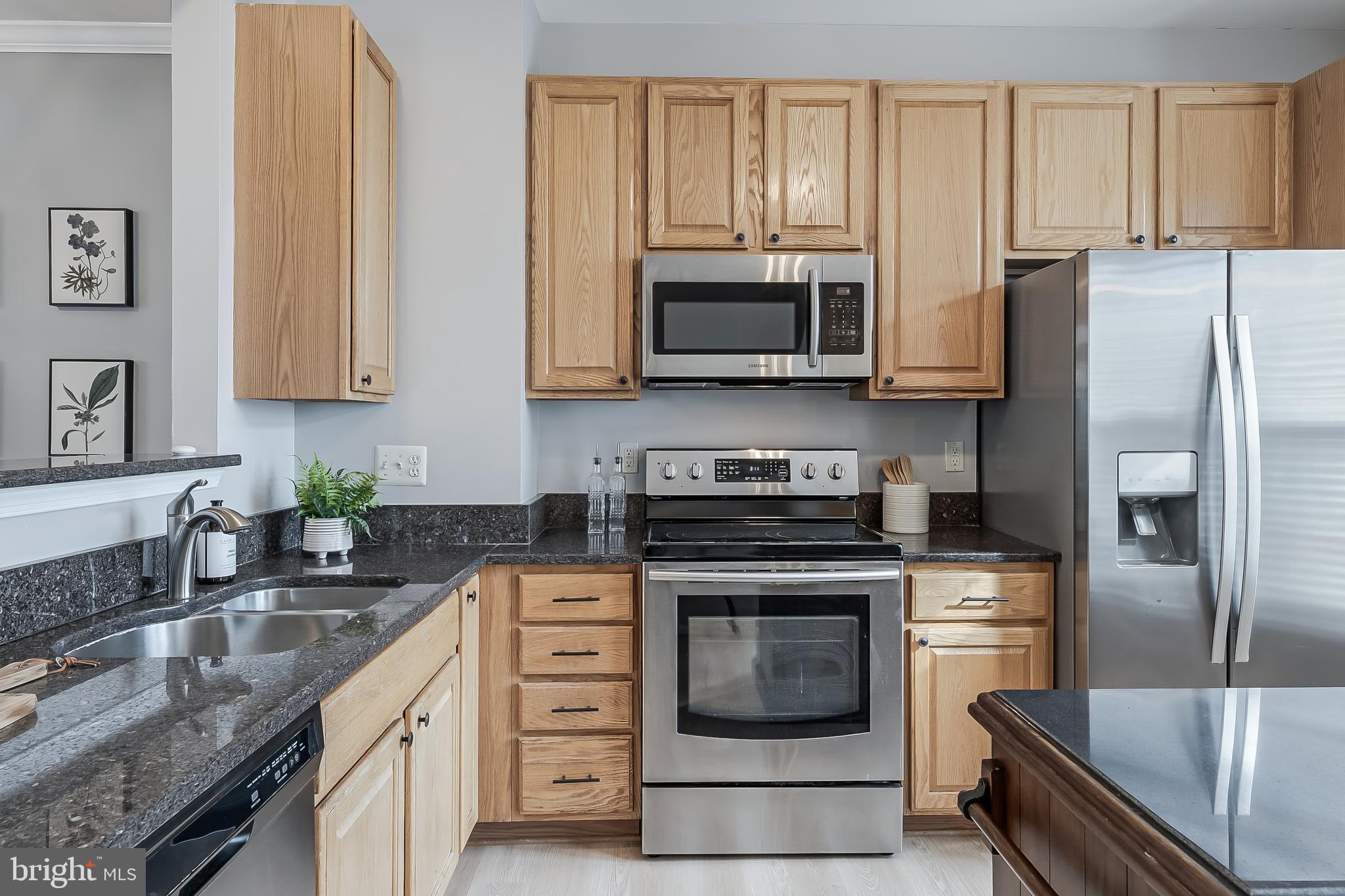 METRO PLACE AT DUNN LORING - Residential