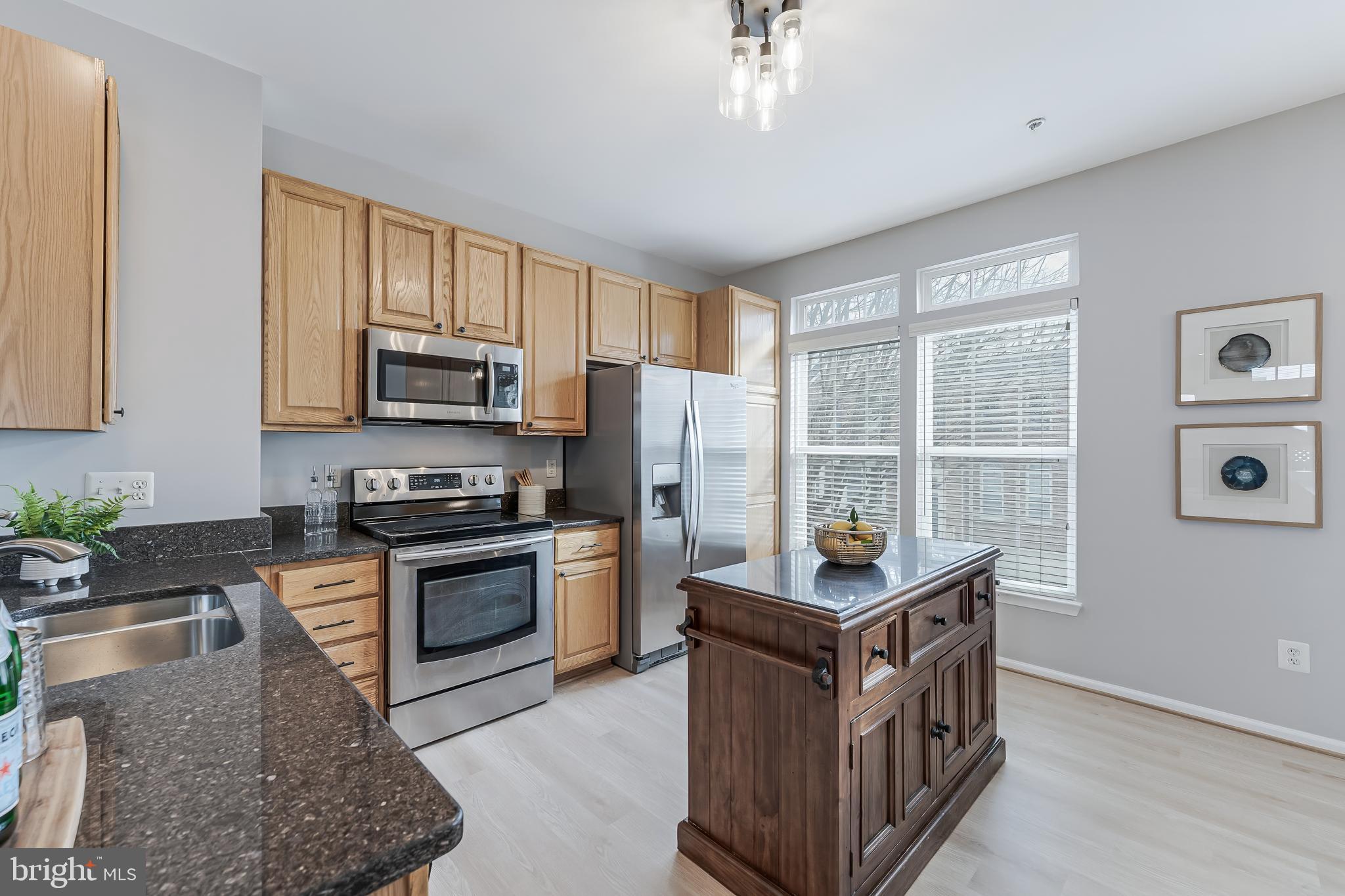 METRO PLACE AT DUNN LORING - Residential