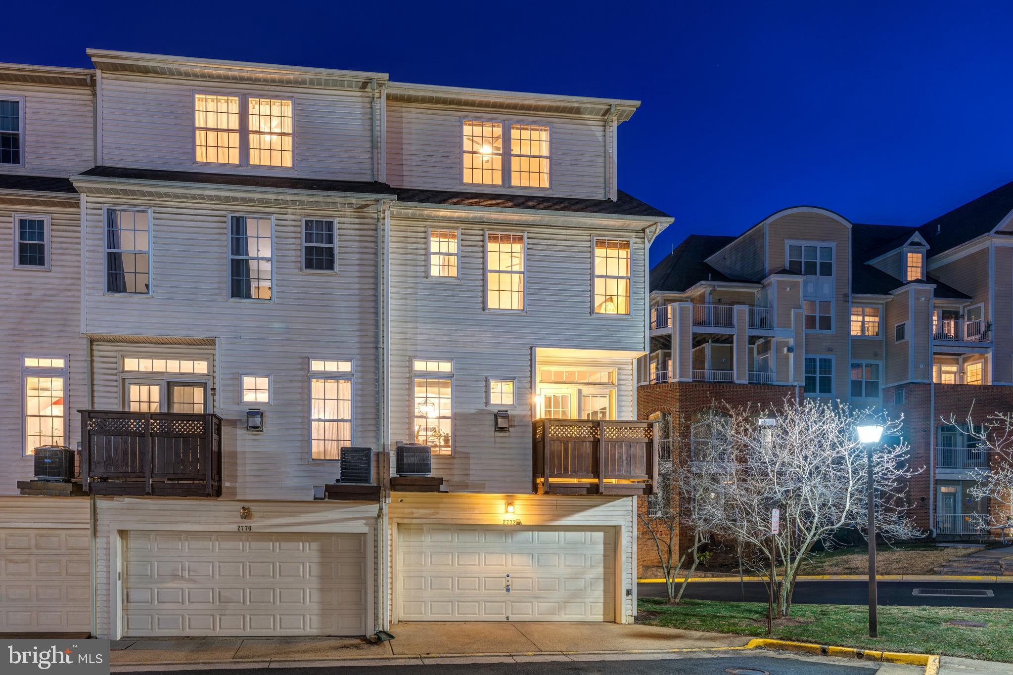 2772 MANHATTAN PLACE