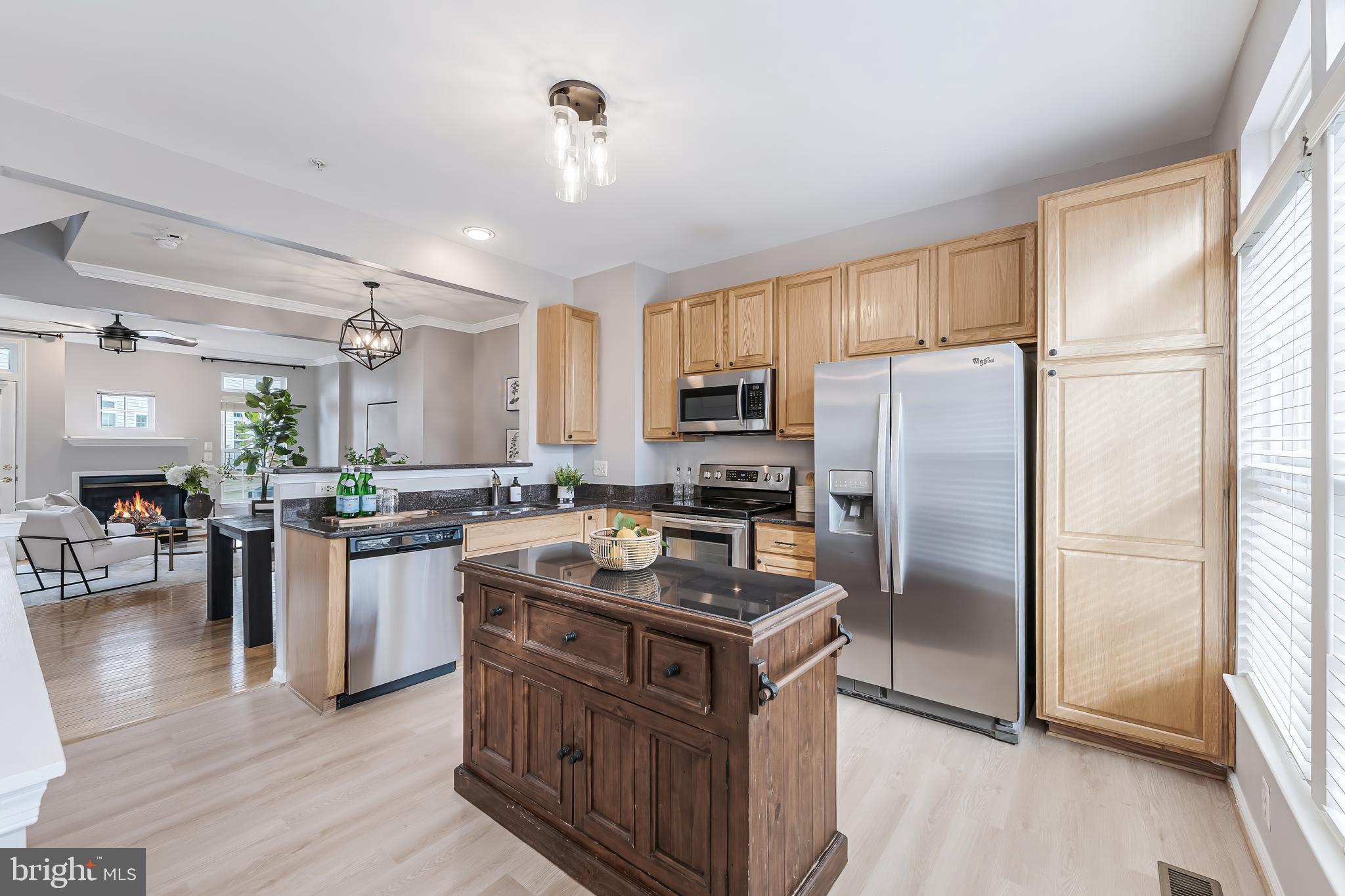 METRO PLACE AT DUNN LORING - Residential