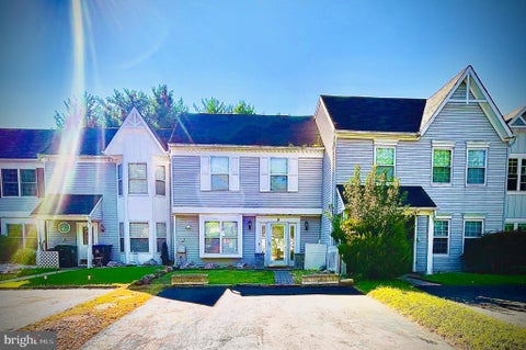 Townhouse For Rent - 9 Lawry Court<br/> EAST BRUNSWICK, NJ 08816