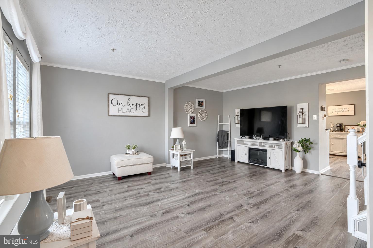 425 MAYAPPLE COURT