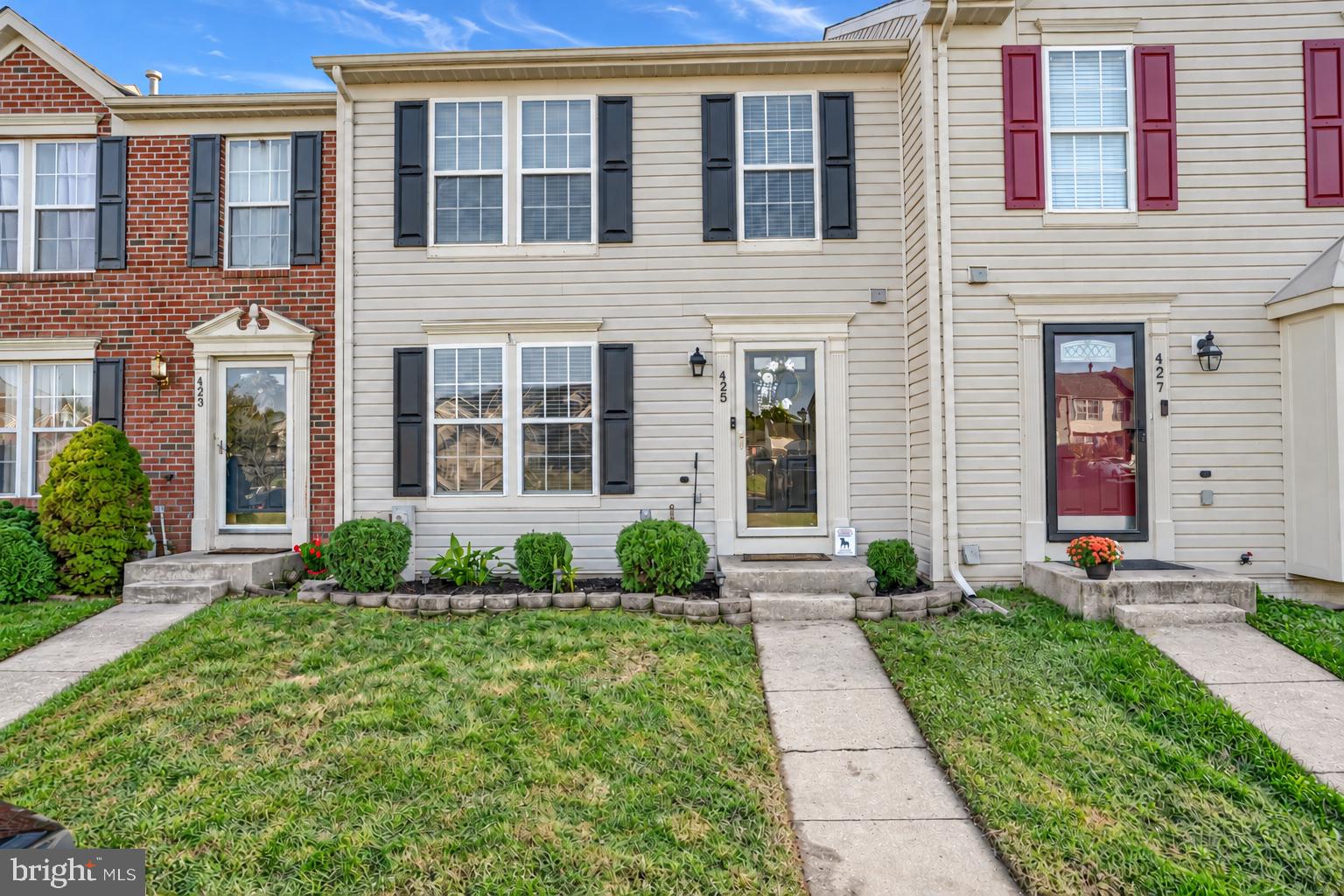 425 MAYAPPLE COURT