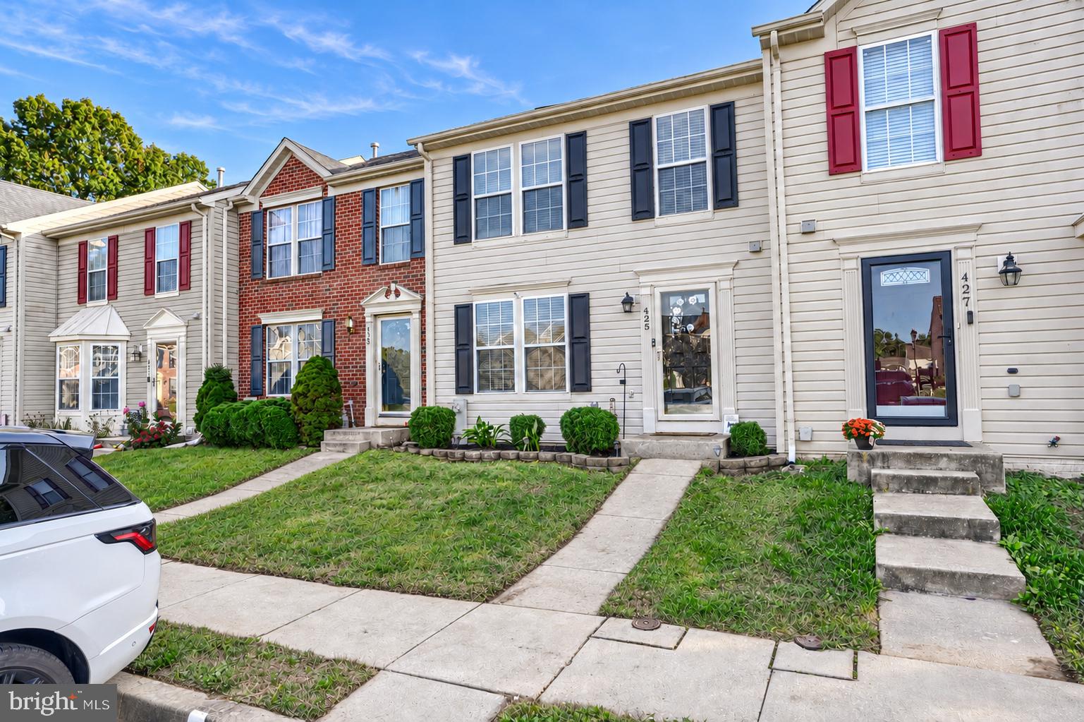 425 MAYAPPLE COURT