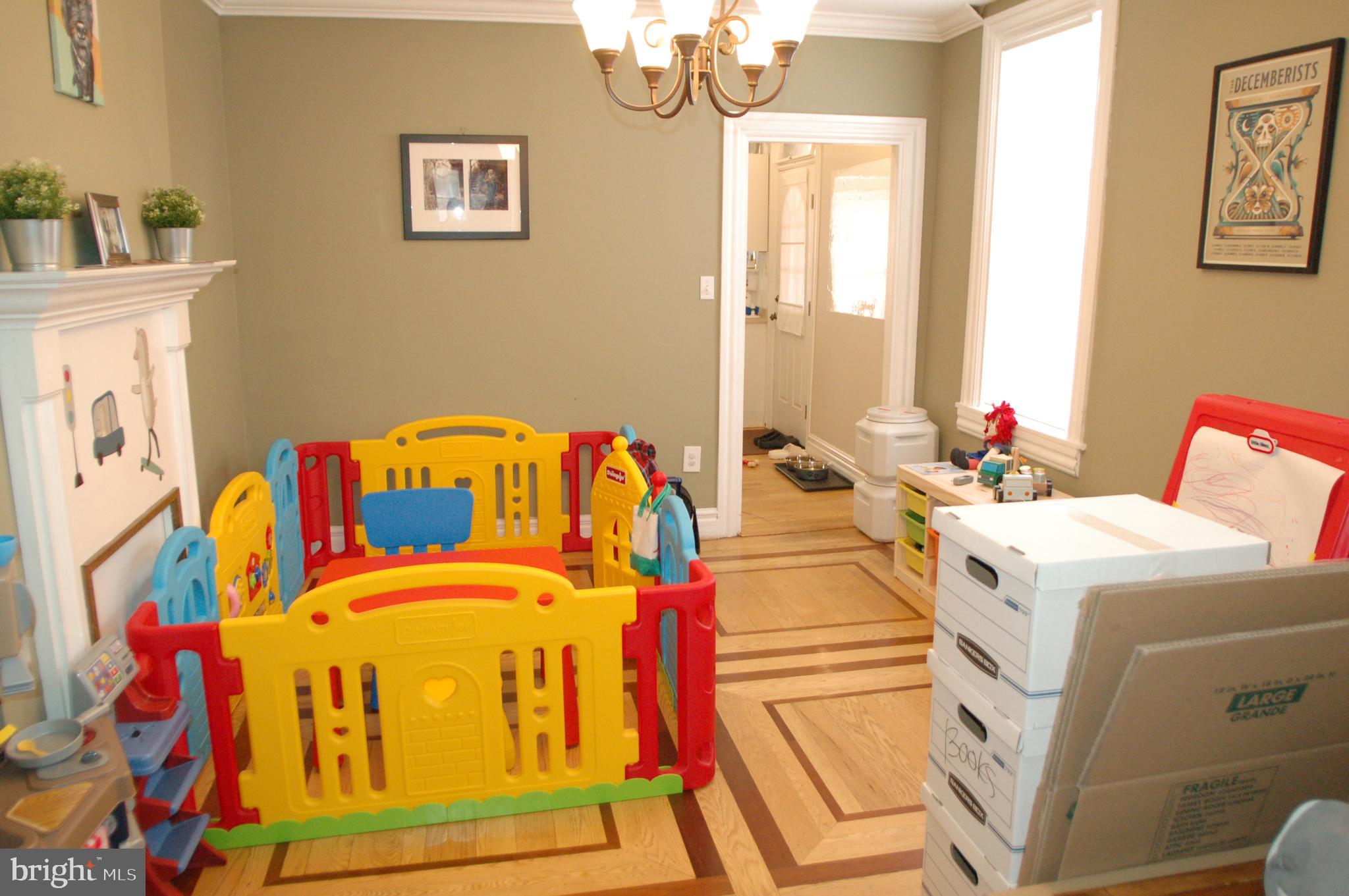 CHESTNUT HILL - Residential