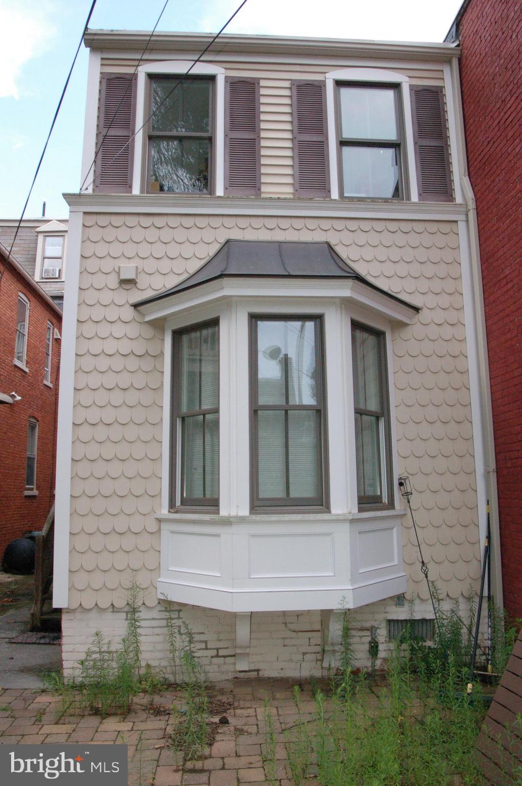 CHESTNUT HILL - Residential