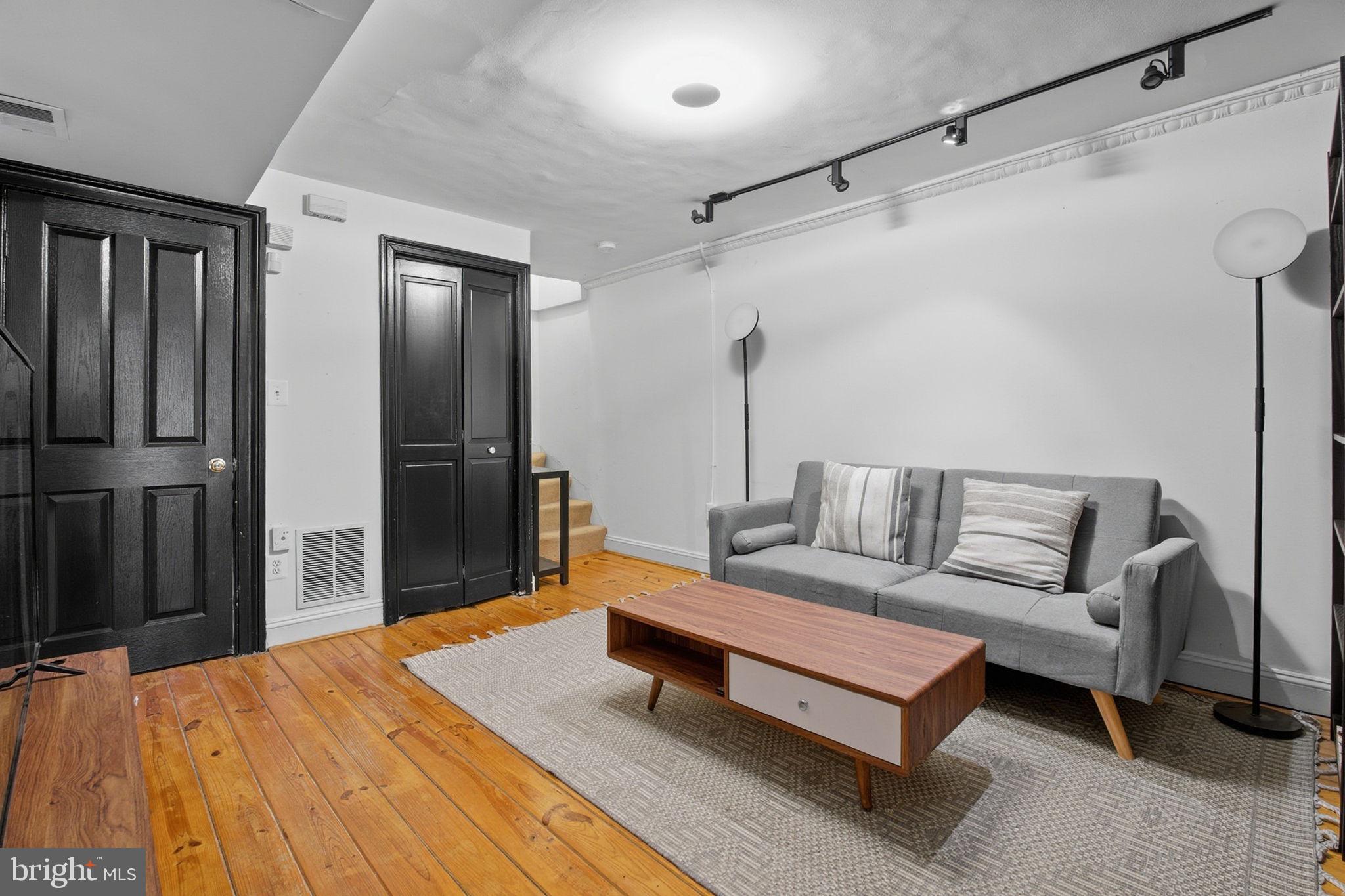 BUTCHERS HILL - Residential