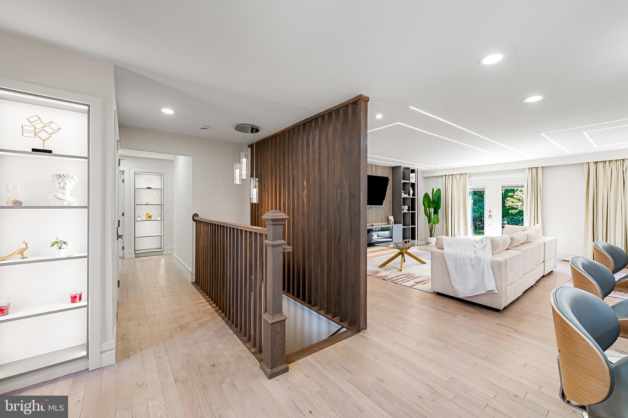 1242 CLEARFIELD CIRCLE