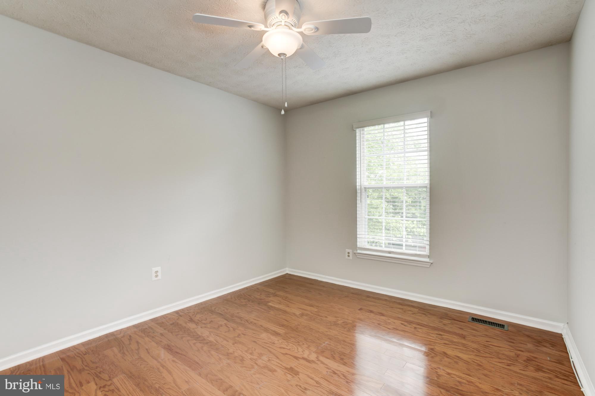 VALLEY STREAM ESTATES - Residential Lease