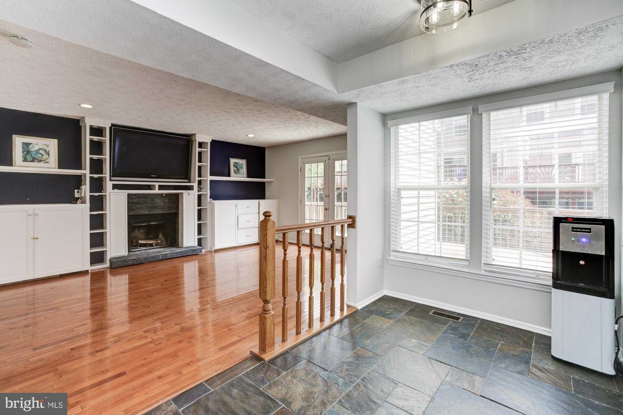 VALLEY STREAM ESTATES - Residential Lease