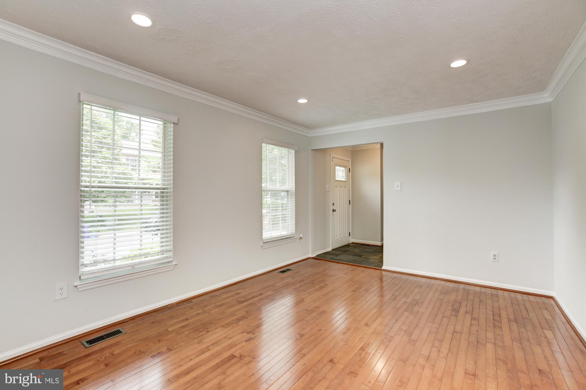 VALLEY STREAM ESTATES - Residential Lease