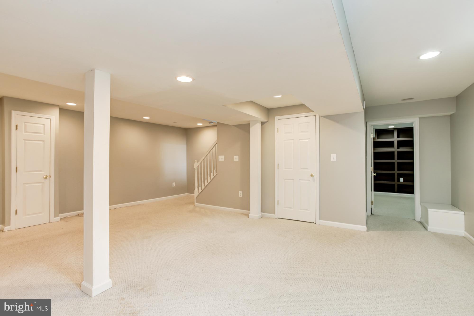 VALLEY STREAM ESTATES - Residential Lease